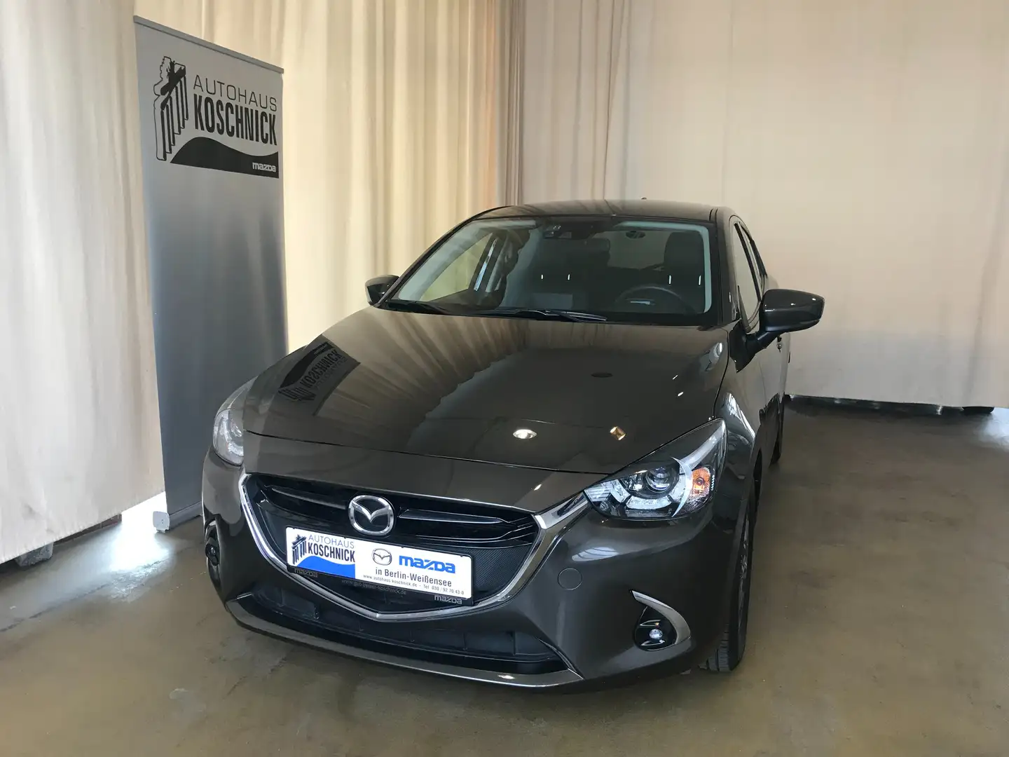 Mazda 2 SKYACTIV-G 90 5GS KIZOKUINT LIC-P TEC-P NAVIGATION Šedá - 2