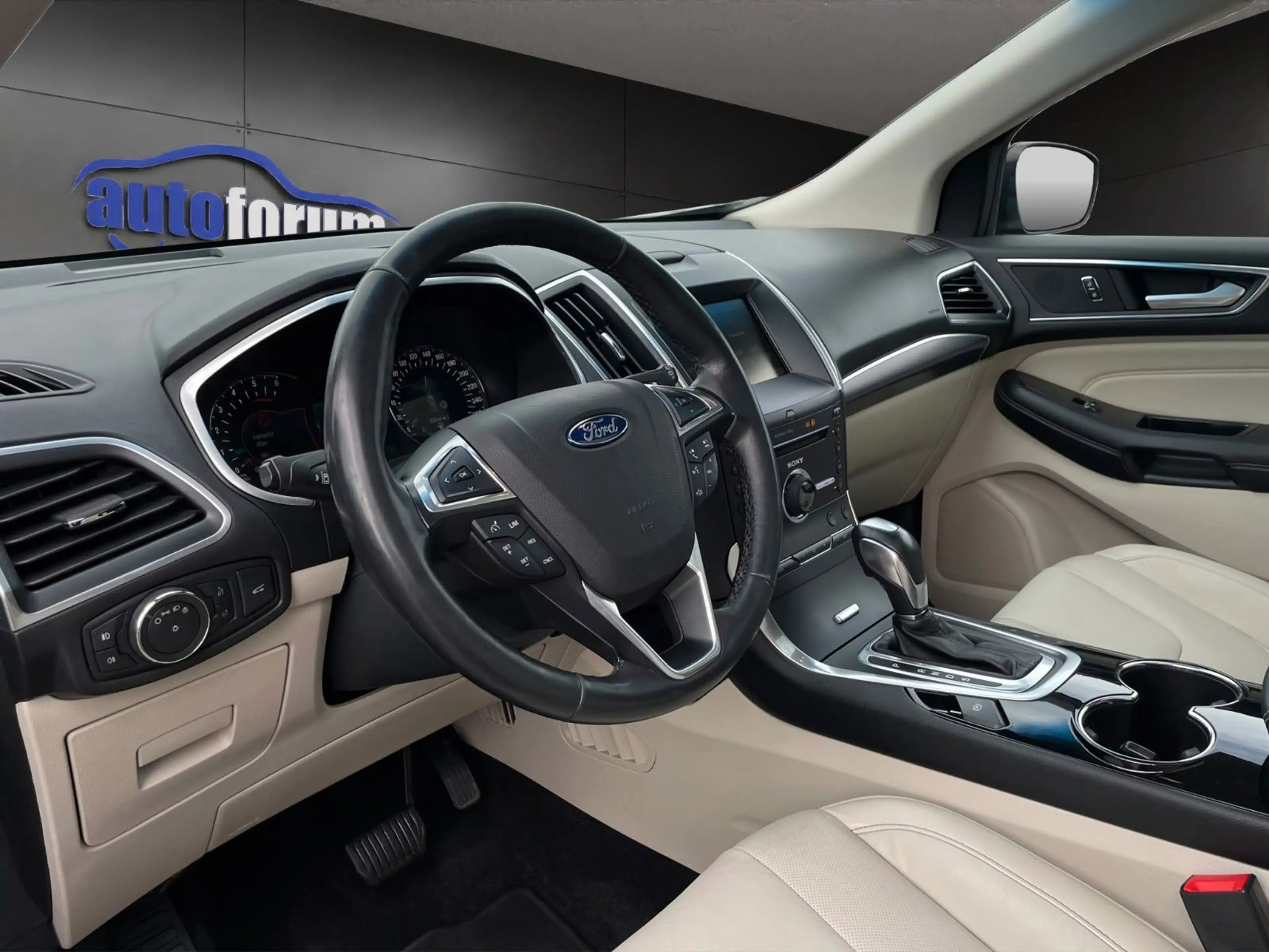 Ford Edge Titanium 4x4 AHK PANO STANDHZNG SITZKLIMA — photo 15