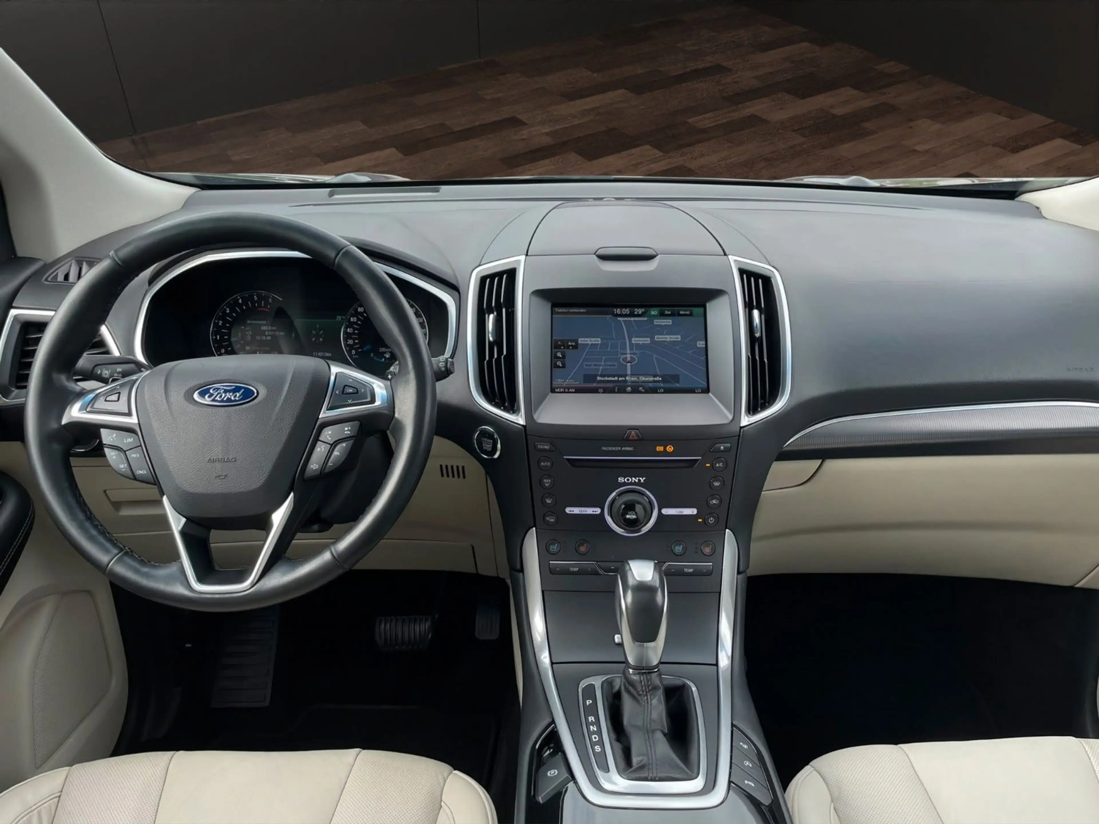 Ford Edge Titanium 4x4 AHK PANO STANDHZNG SITZKLIMA — photo 11