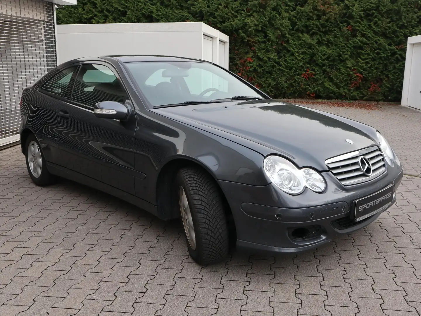 Mercedes-Benz C 200 CDI Sportcoupe Klima SHZ Komfort-Paket Alu PDC WR Gris - 2