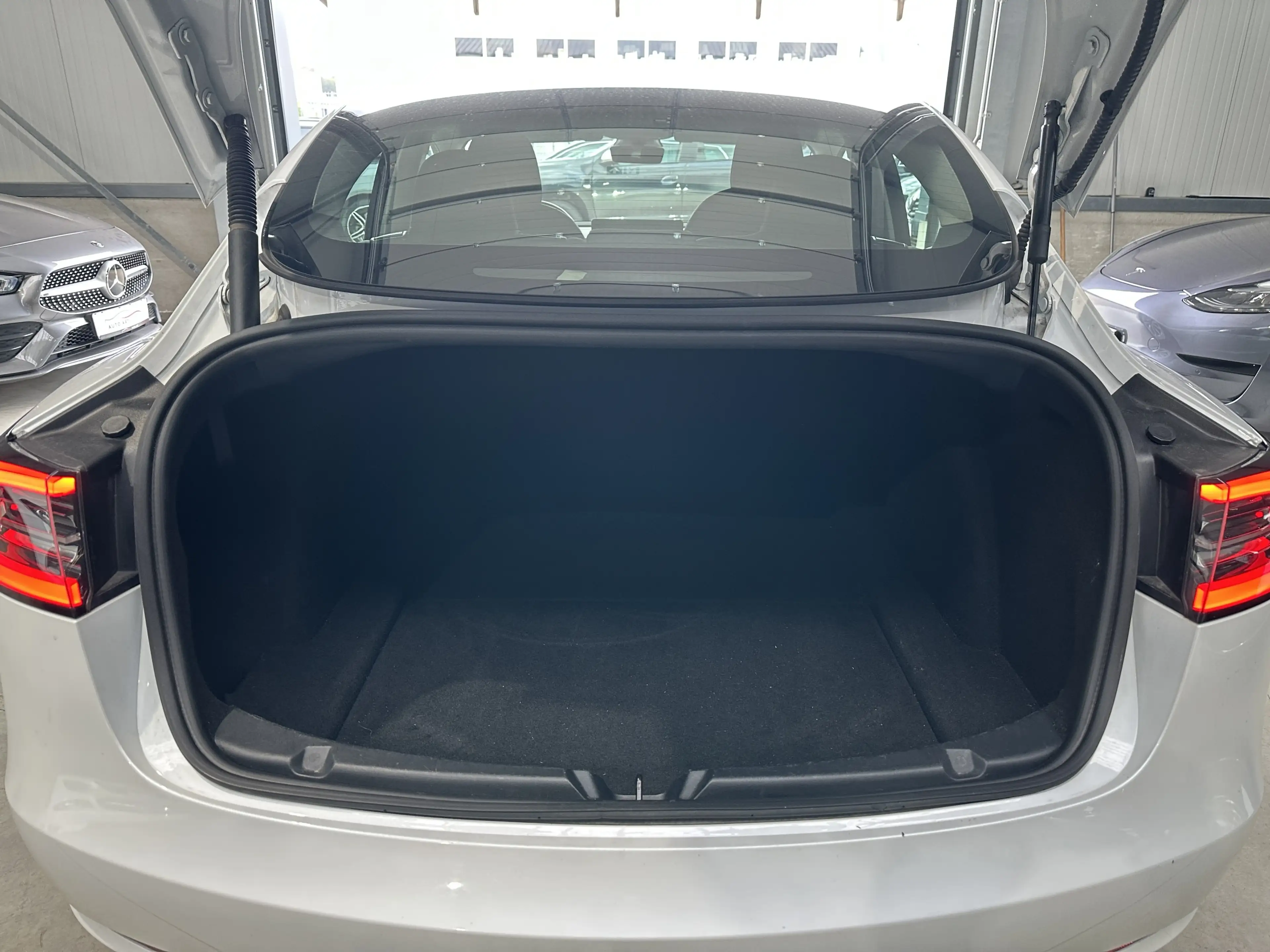Tesla Model 3 Long Range Dual AWD Wärmepumpe — photo 7