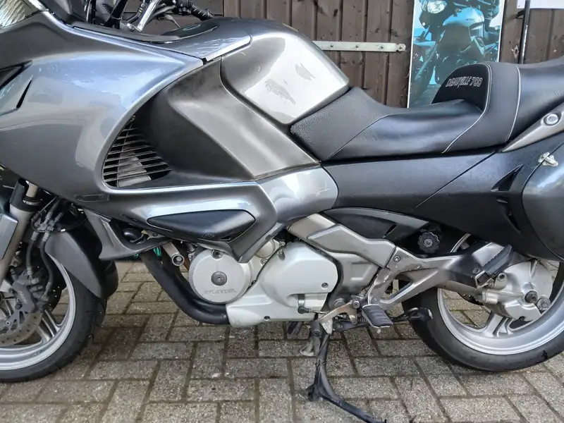 Honda NT 700 V Deauville - foto 7