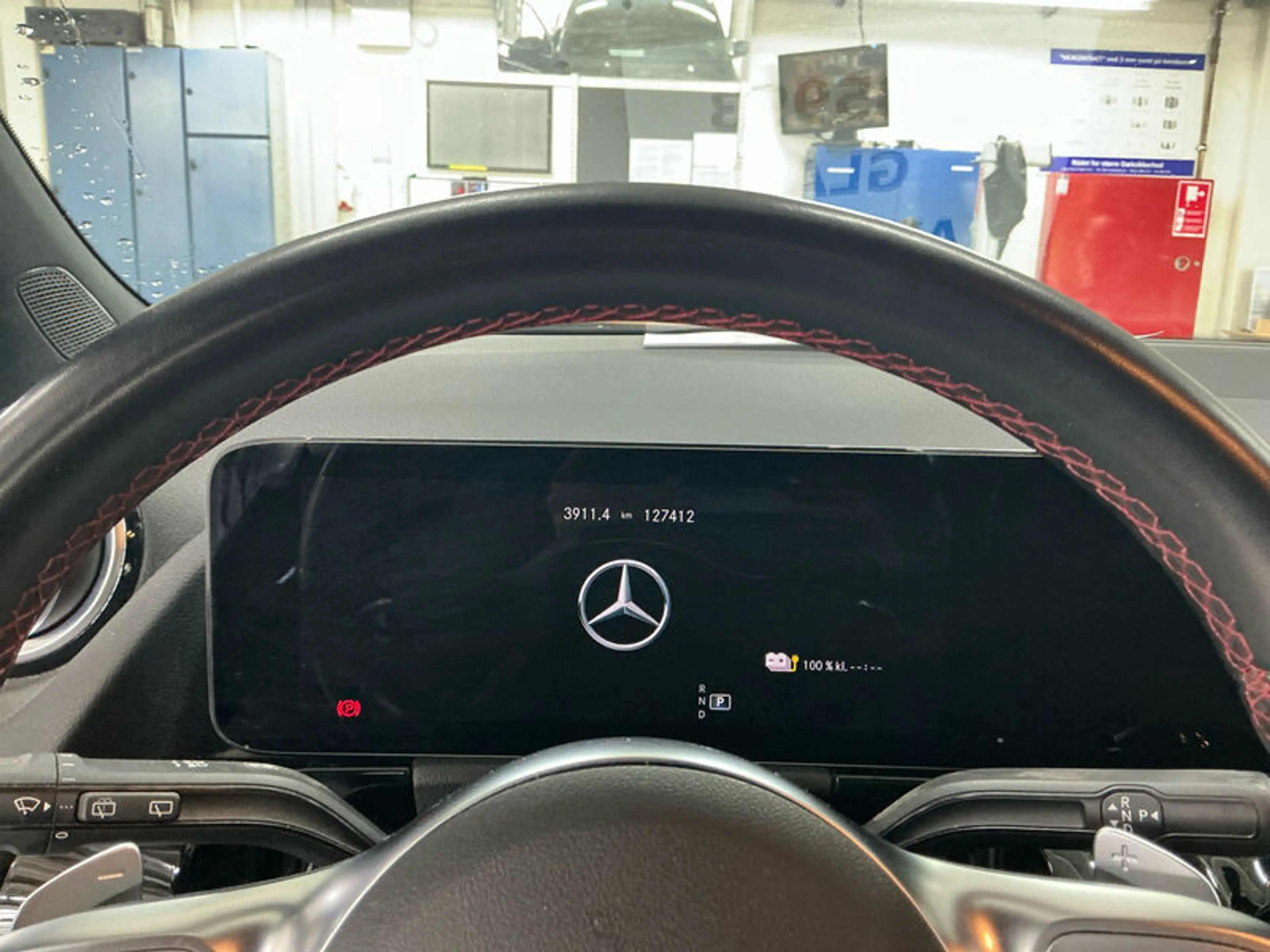 Mercedes-Benz GLA 250 NAVI SPORTSITZE LED RADIO TEMPO MFL PANO SHZ GSD VC AHK KAMERA ACC T-Leder MB-LED — photo 9