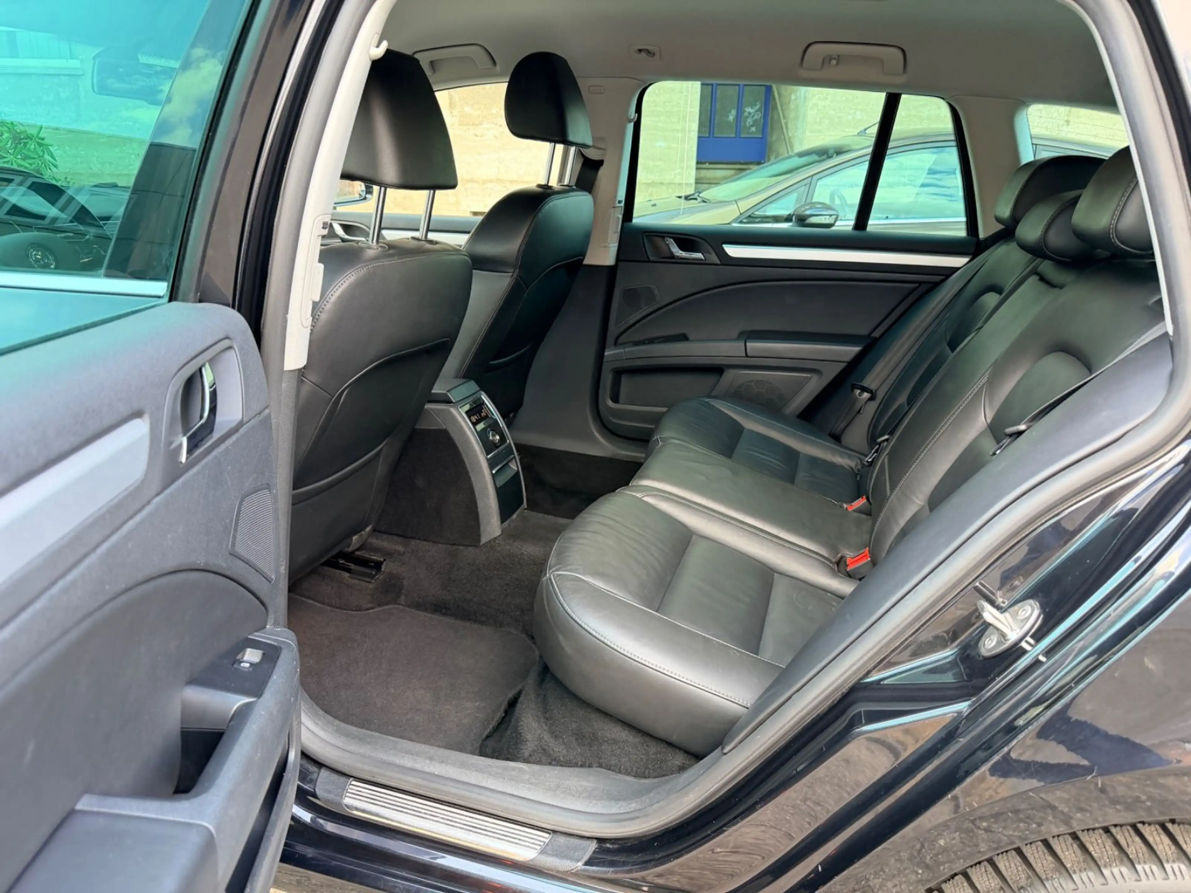Skoda Superb Combi Elegance 2.0 TDI Leder Xenon Automa — photo 16