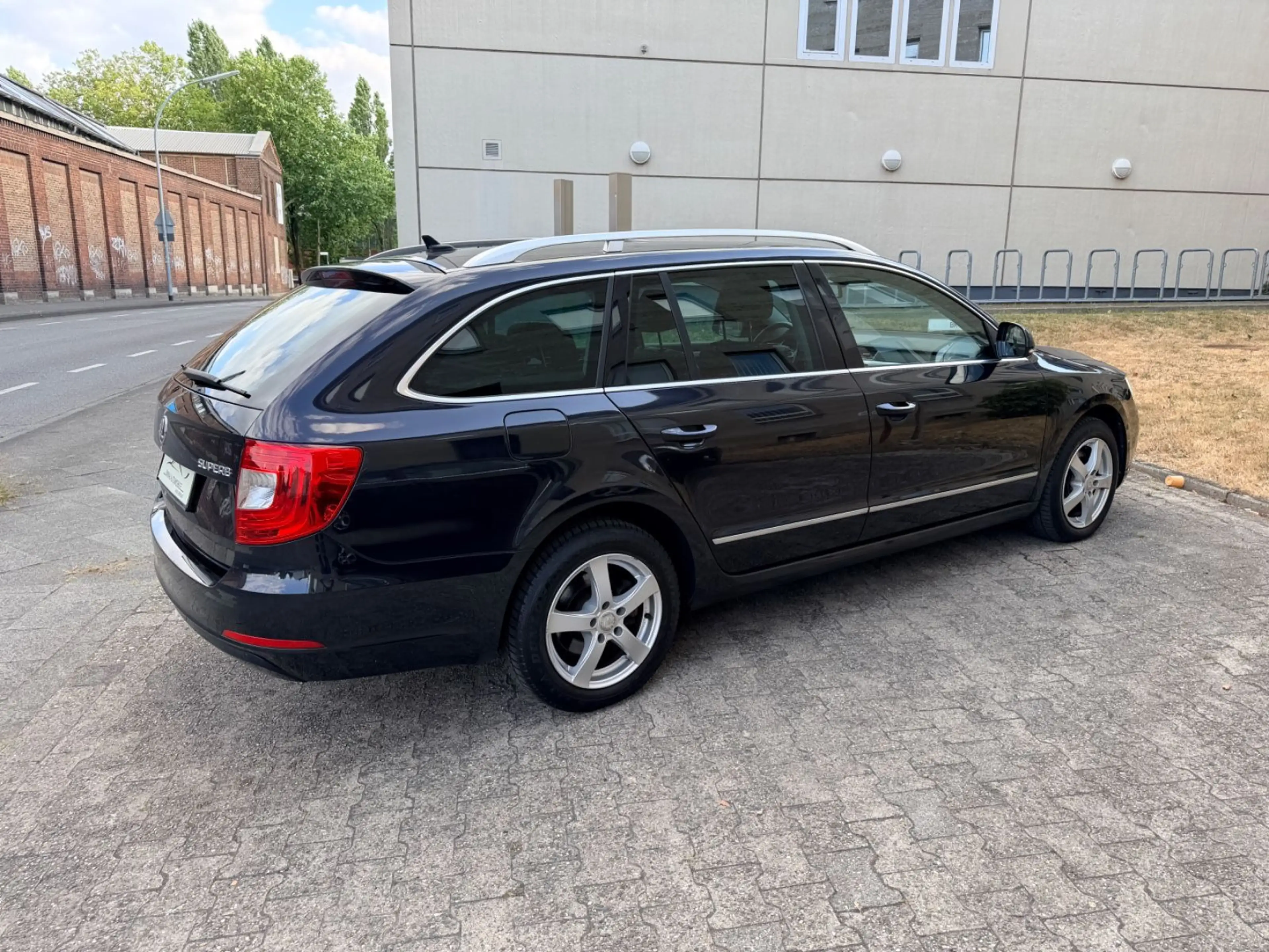 Skoda Superb Combi Elegance 2.0 TDI Leder Xenon Automa — photo 9