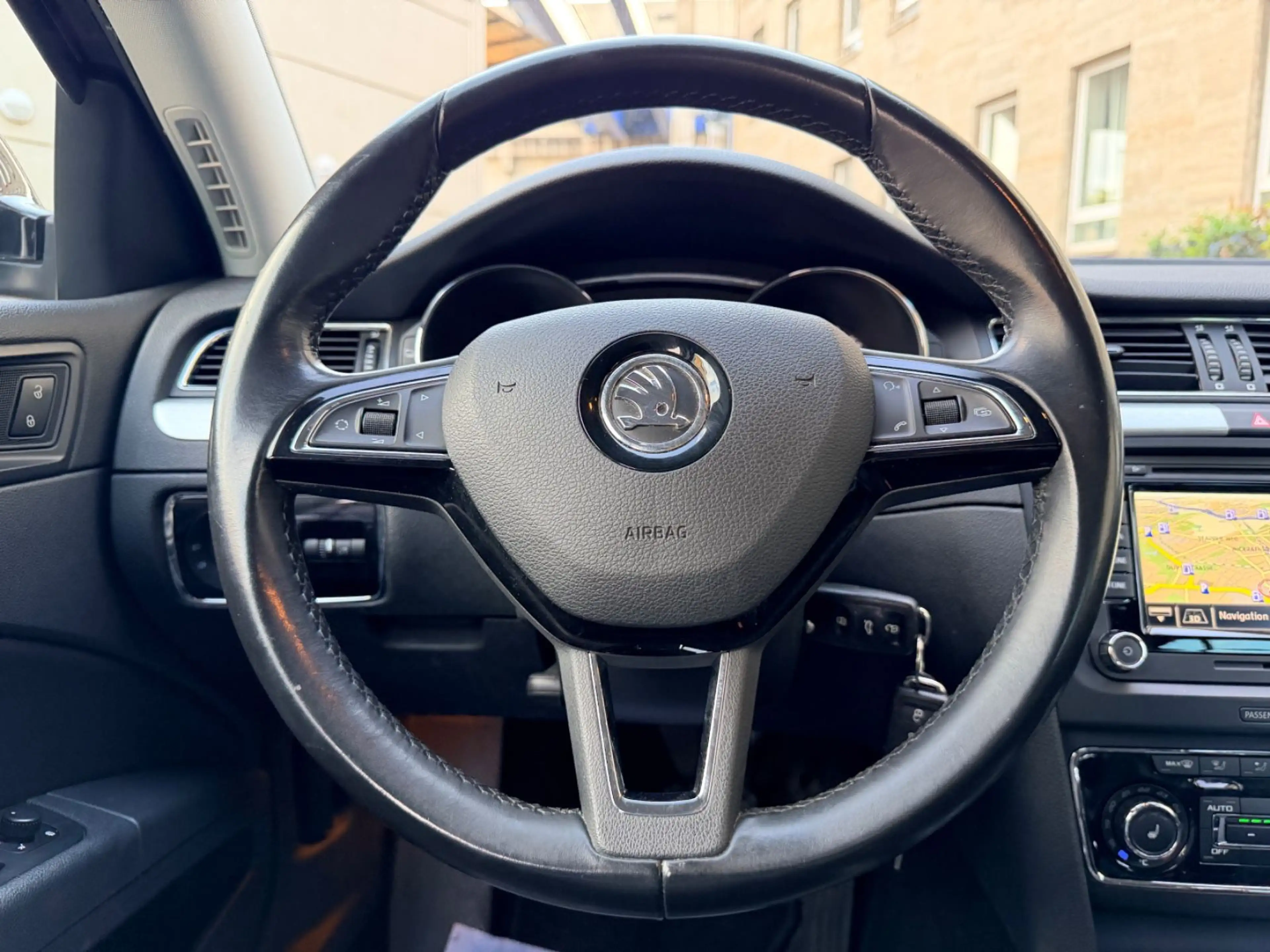 Skoda Superb Combi Elegance 2.0 TDI Leder Xenon Automa — photo 24