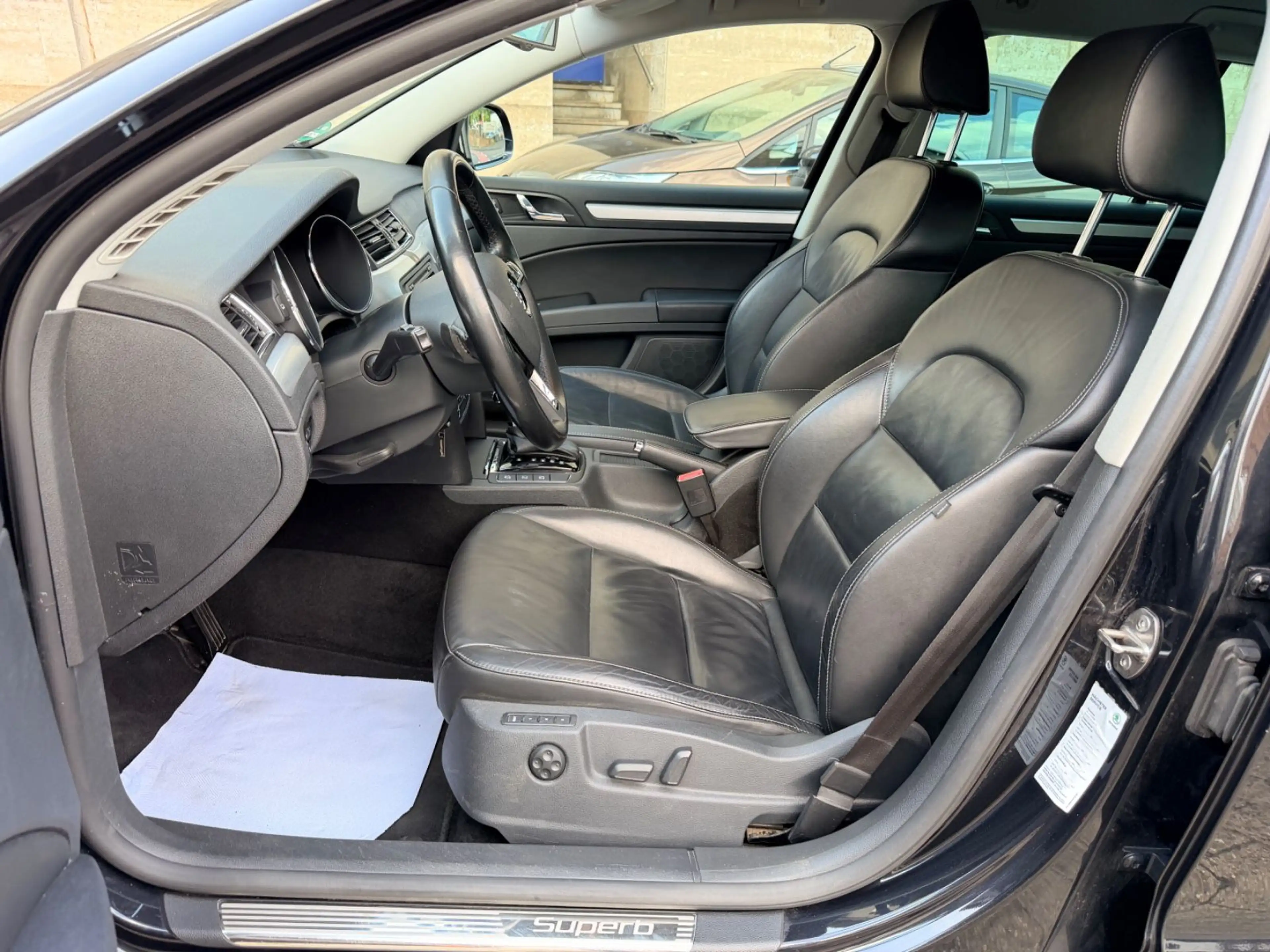 Skoda Superb Combi Elegance 2.0 TDI Leder Xenon Automa — photo 18