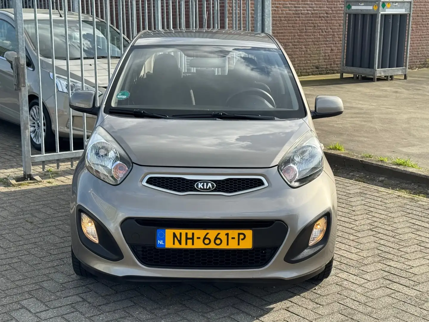 Kia Picanto 1.0 CVVT 5 deurs! Airco l Elek pakket l Centraal! Gris - 2