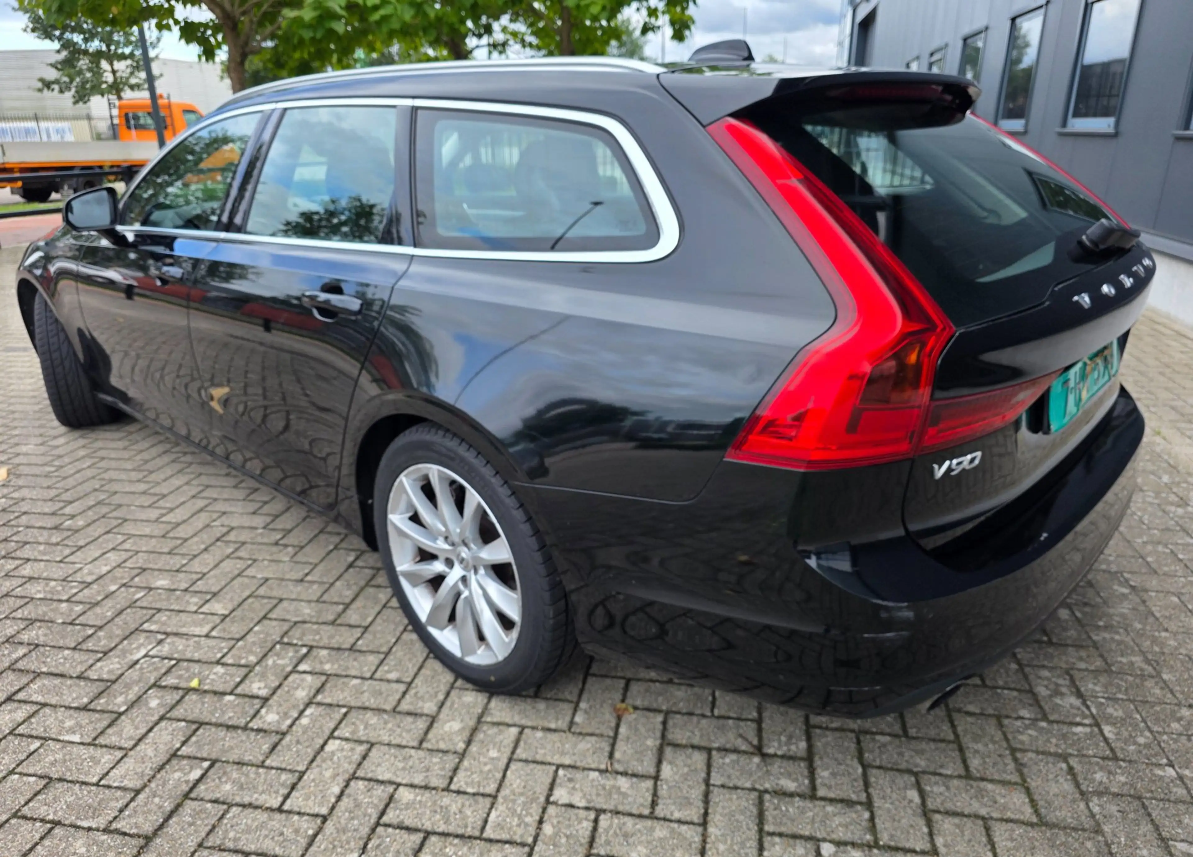 Volvo V90 2.0 T5 Momentum — photo 12