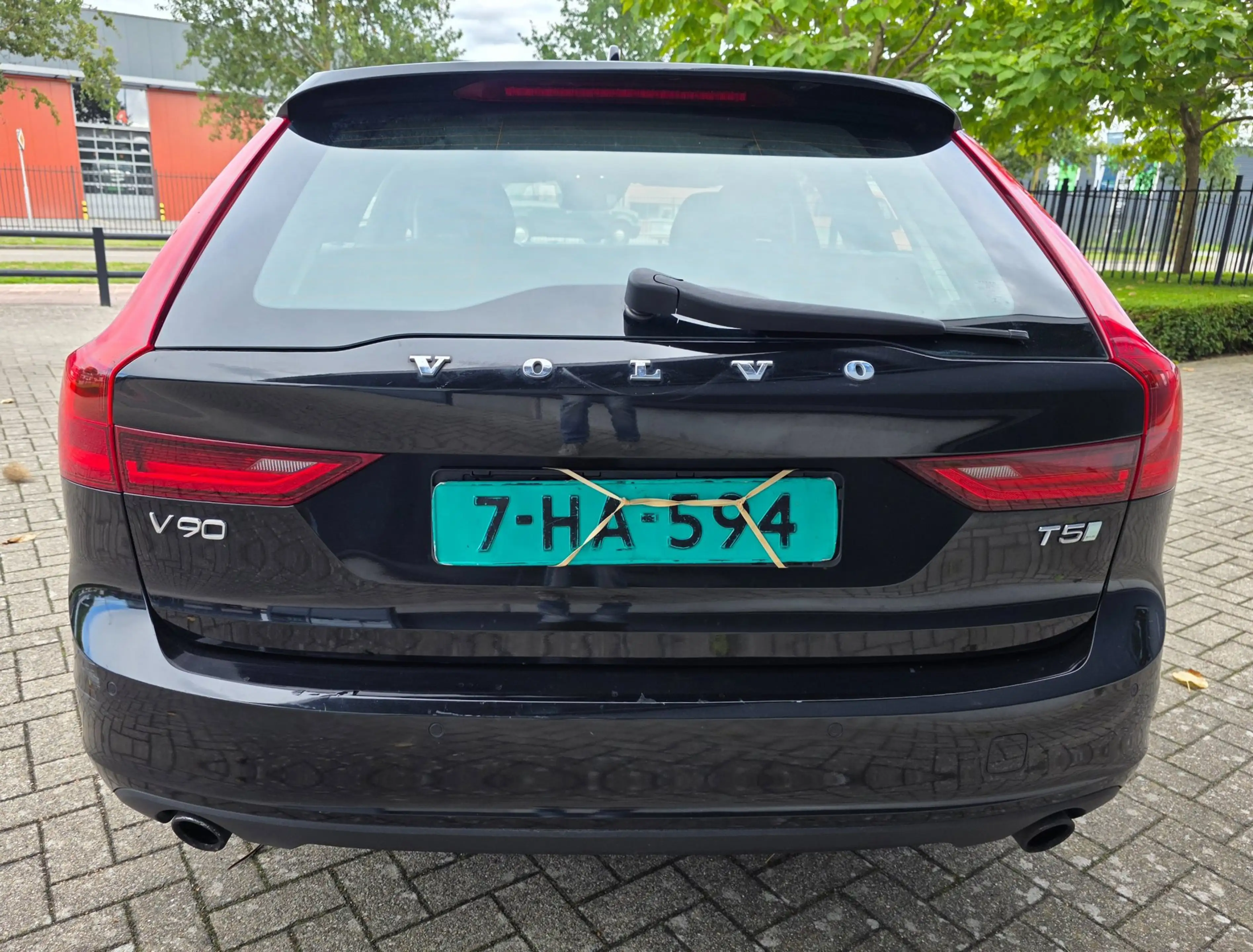 Volvo V90 2.0 T5 Momentum — photo 13