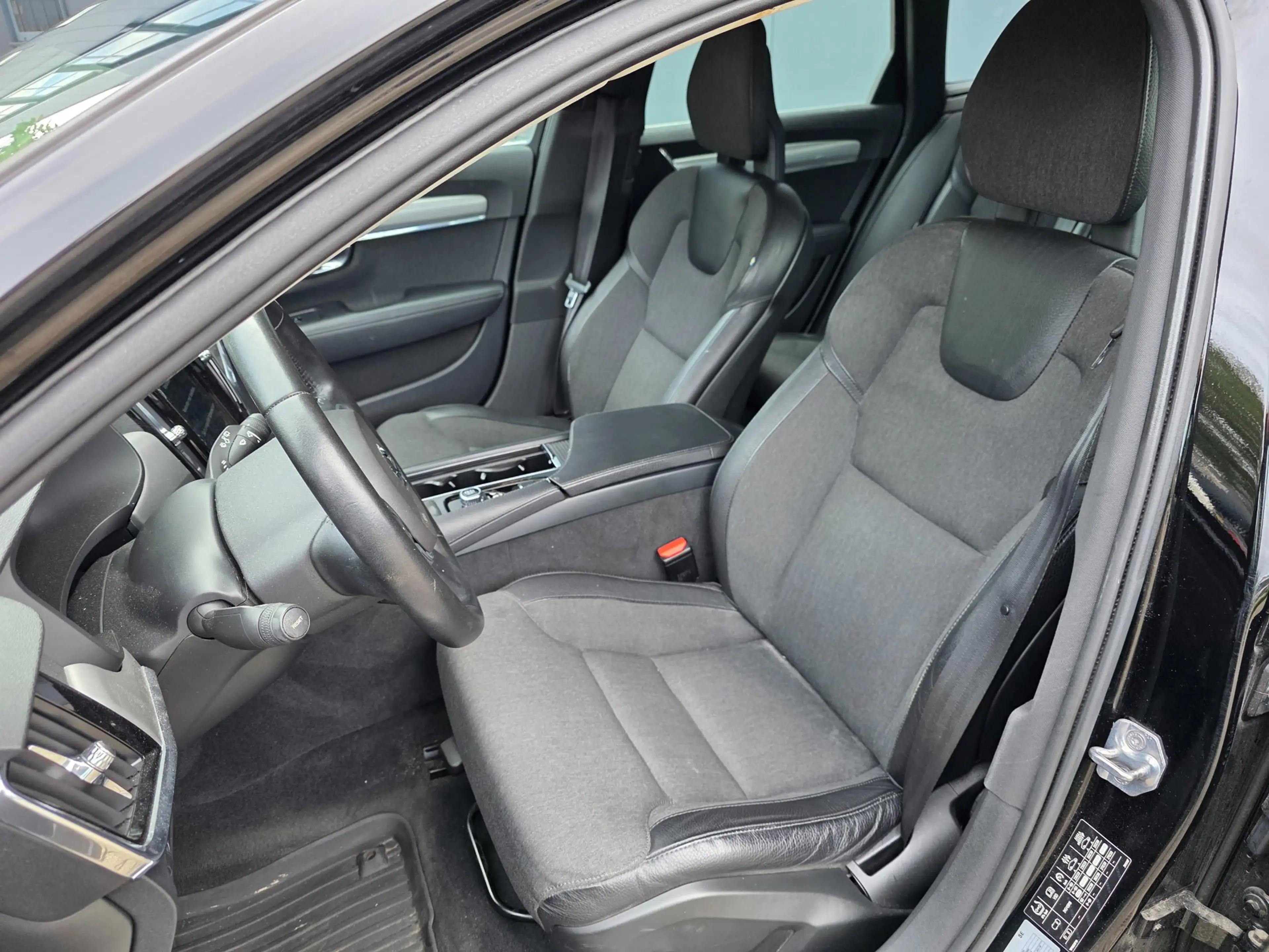 Volvo V90 2.0 T5 Momentum — photo 7