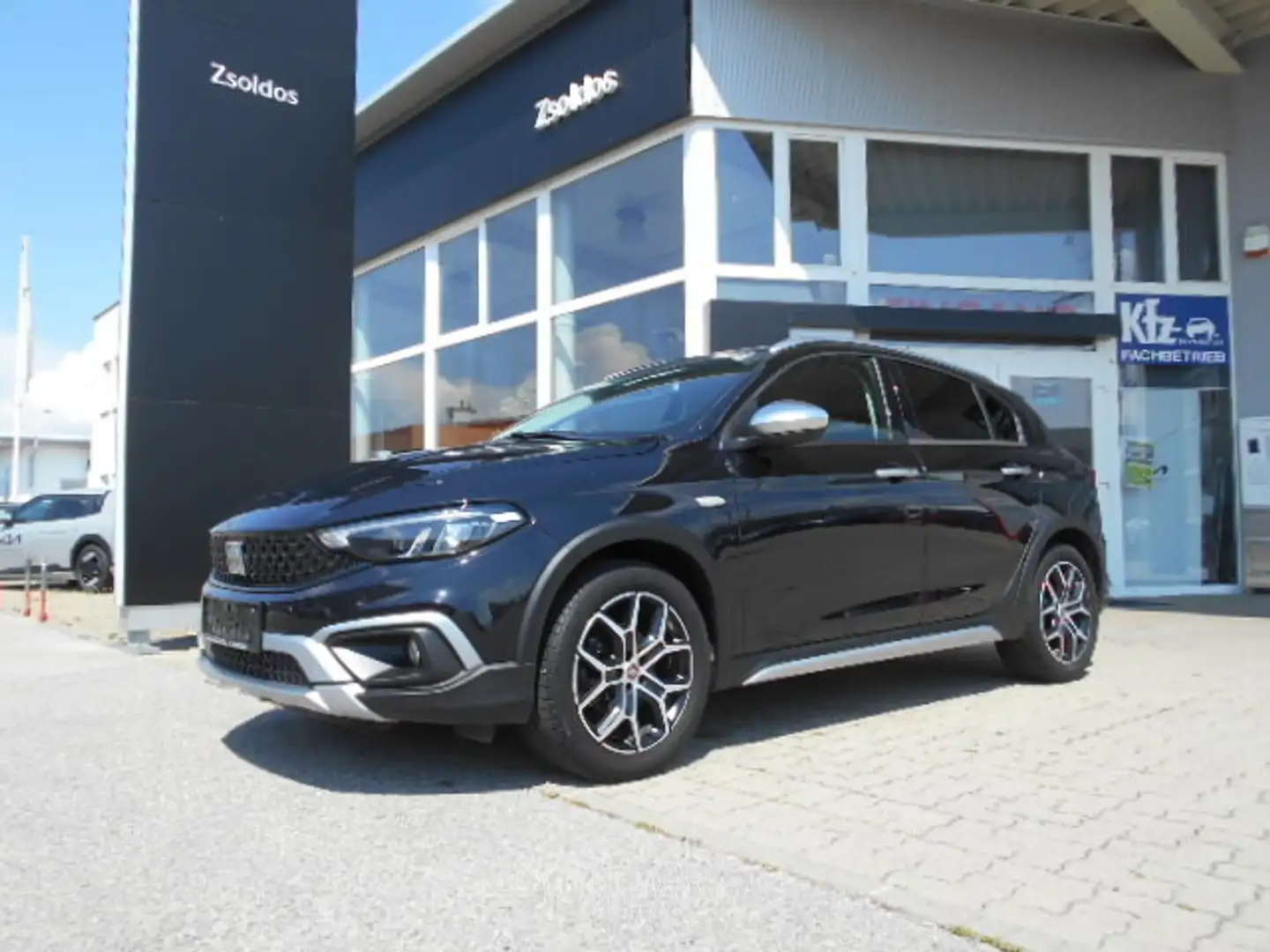 Fiat Tipo Cross FireFly Turbo 100 City Cross Schwarz - 1