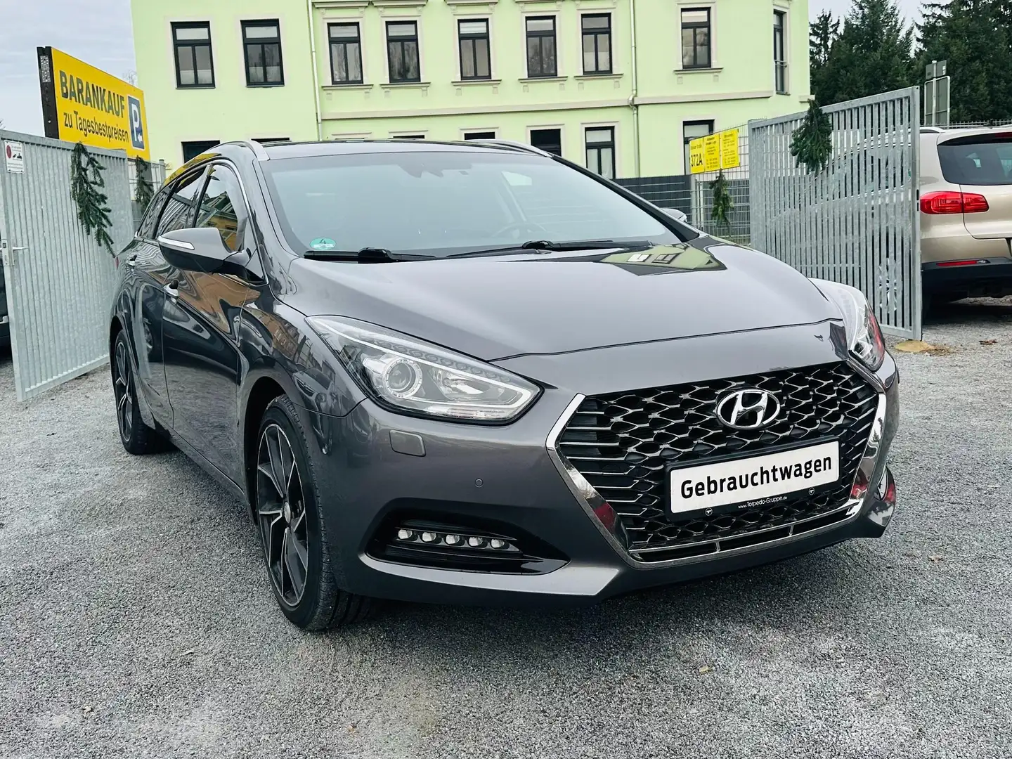 Hyundai i40 Space Plus 2.HAND 150 TKM CAMERA NAVI KLIMA ALU SH Gris - 1