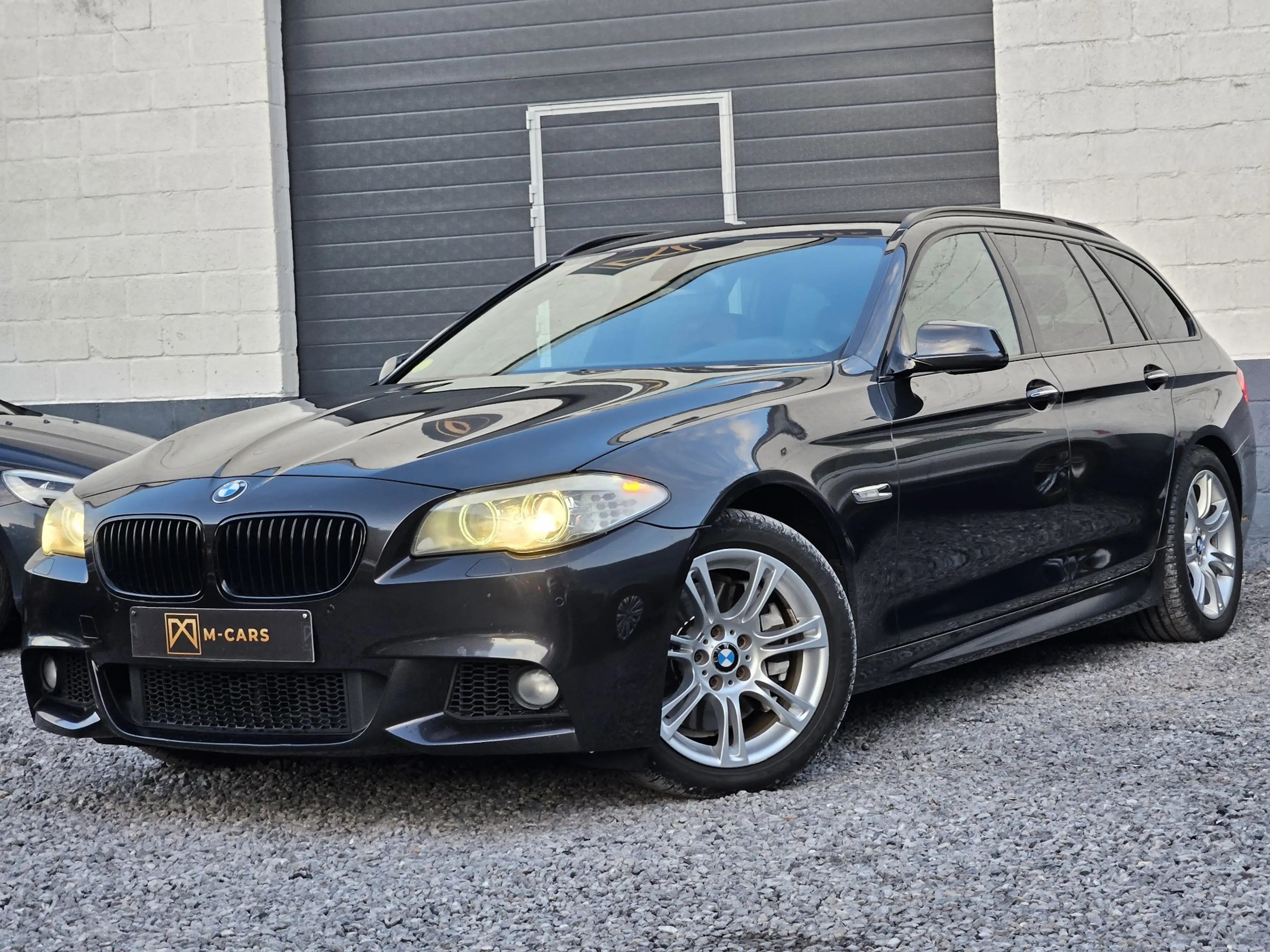 BMW 535 PANO * PACK M * KEYLESS *
