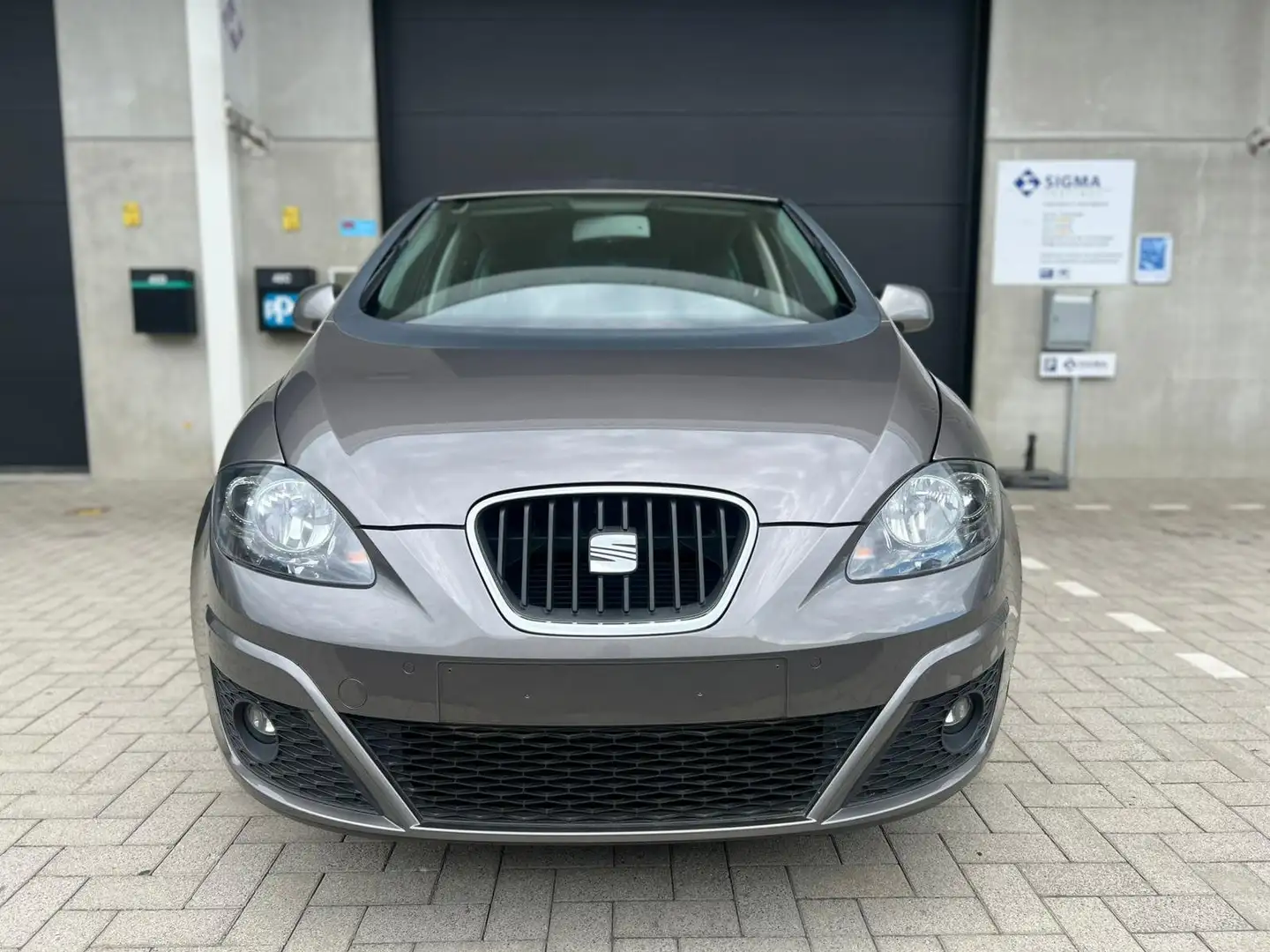 SEAT Altea 1.2TSI I-TECH 1er Prop GPS Bluethoot ParkAssist Grijs - 2