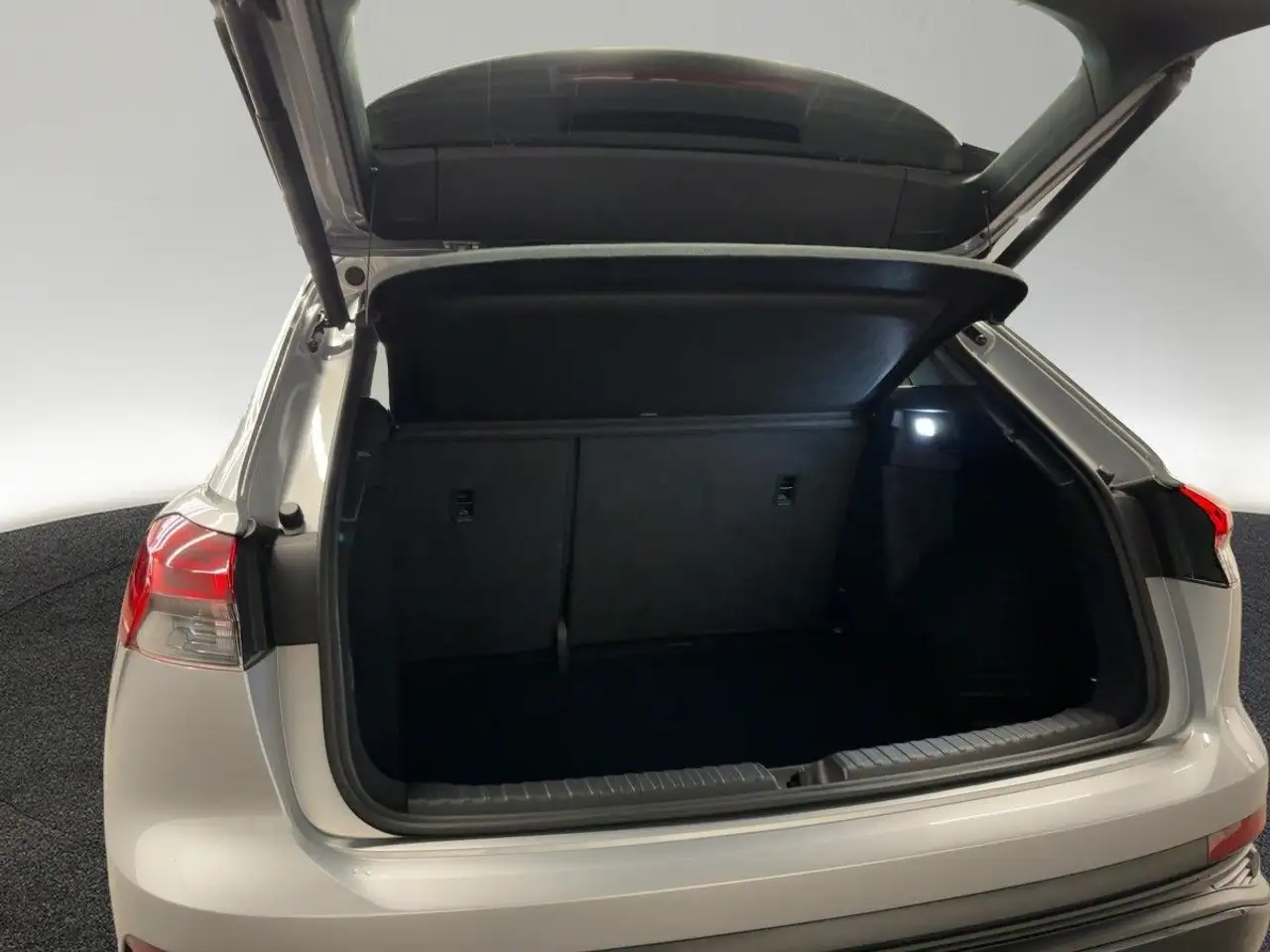 Audi Q4 e-tron 45 qu. AHK LED RFK NAVI HUD VIRTUAL 10