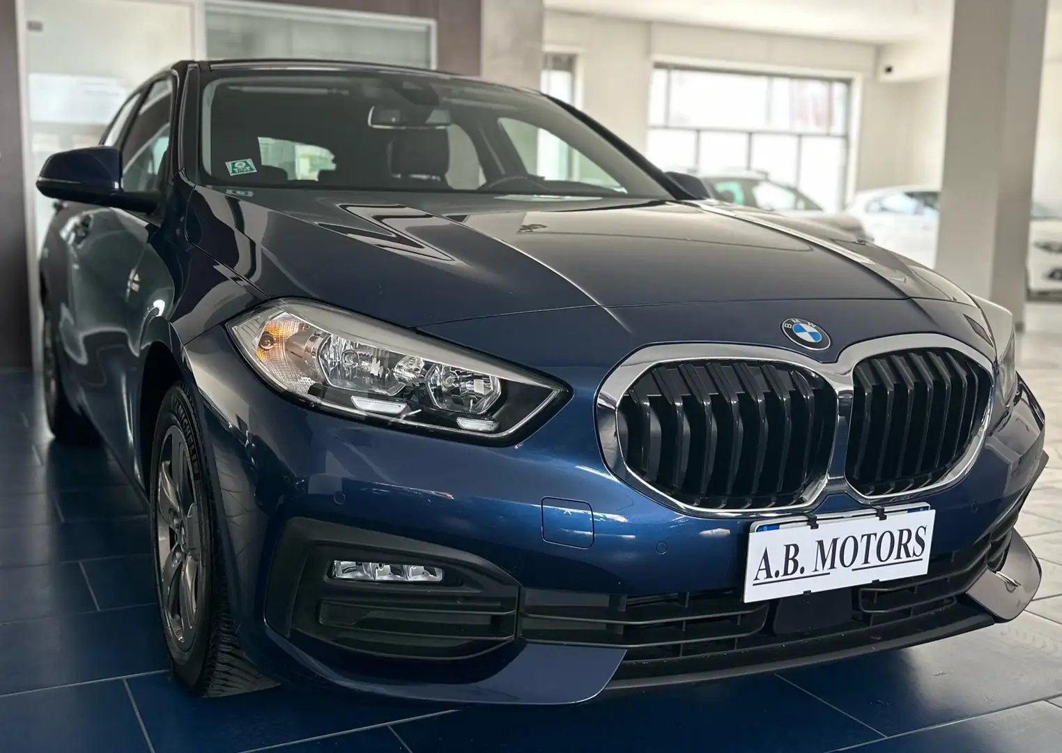 BMW 116 116d Advantage auto Blau - 1