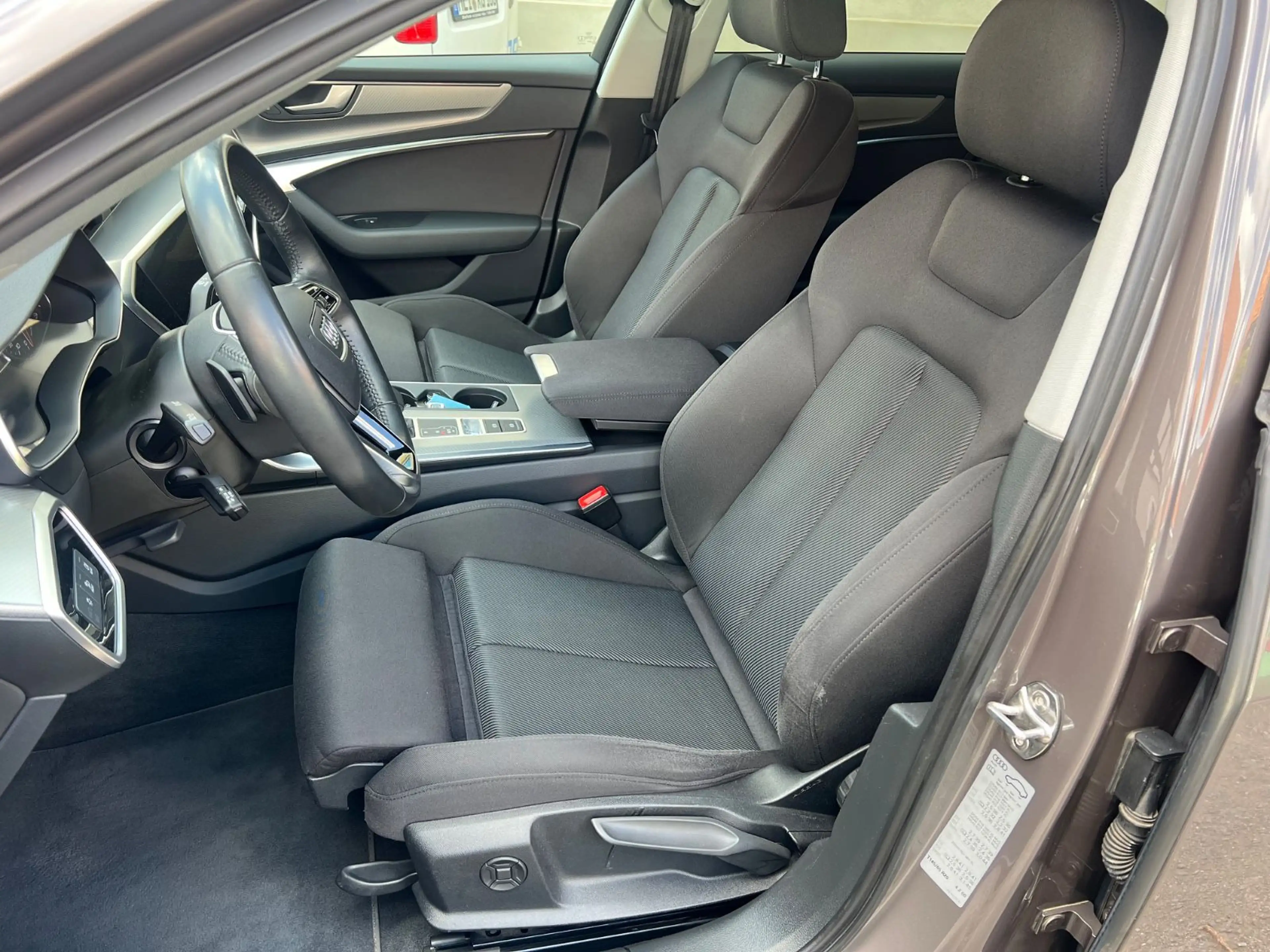 Audi A6 Avant 40 TDI sport * HDMatrix-LED * AHK — photo 9
