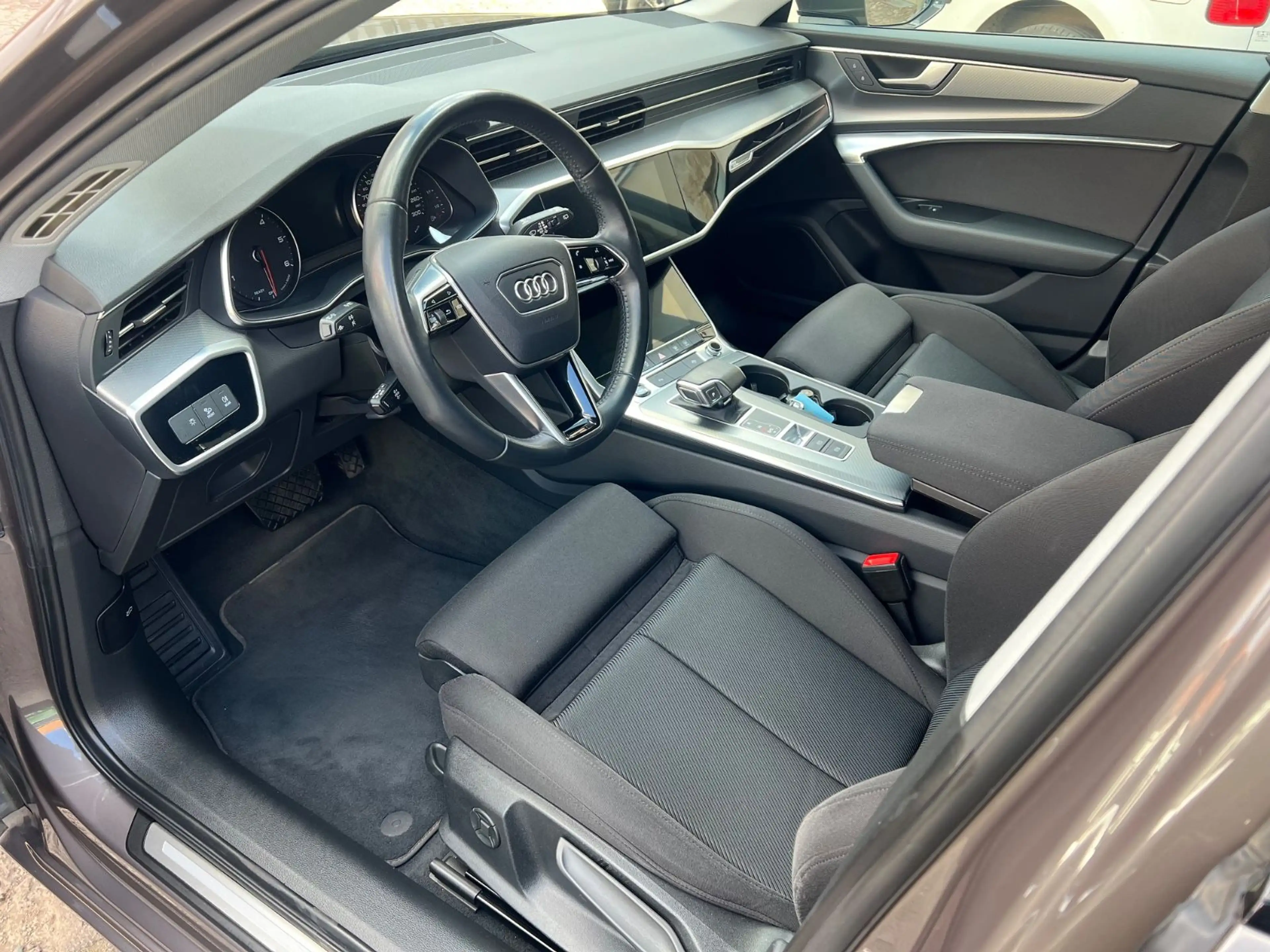Audi A6 Avant 40 TDI sport * HDMatrix-LED * AHK — photo 10
