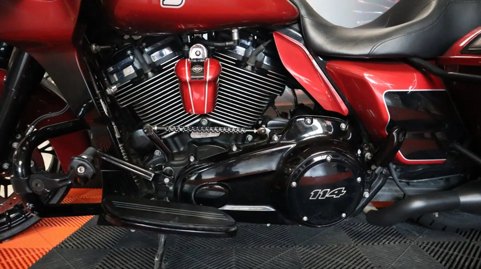 Harley-Davidson Road Glide Chopper Spécial Rood - 2