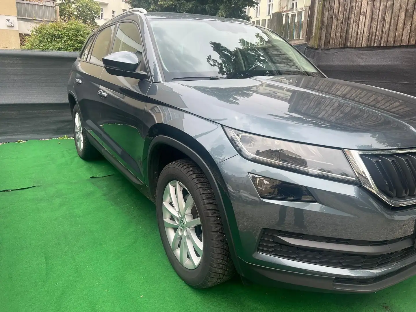 Skoda Kodiaq Skoda Kodiaq 1.5 TSI Style - Benzin - Auto Grau - 2