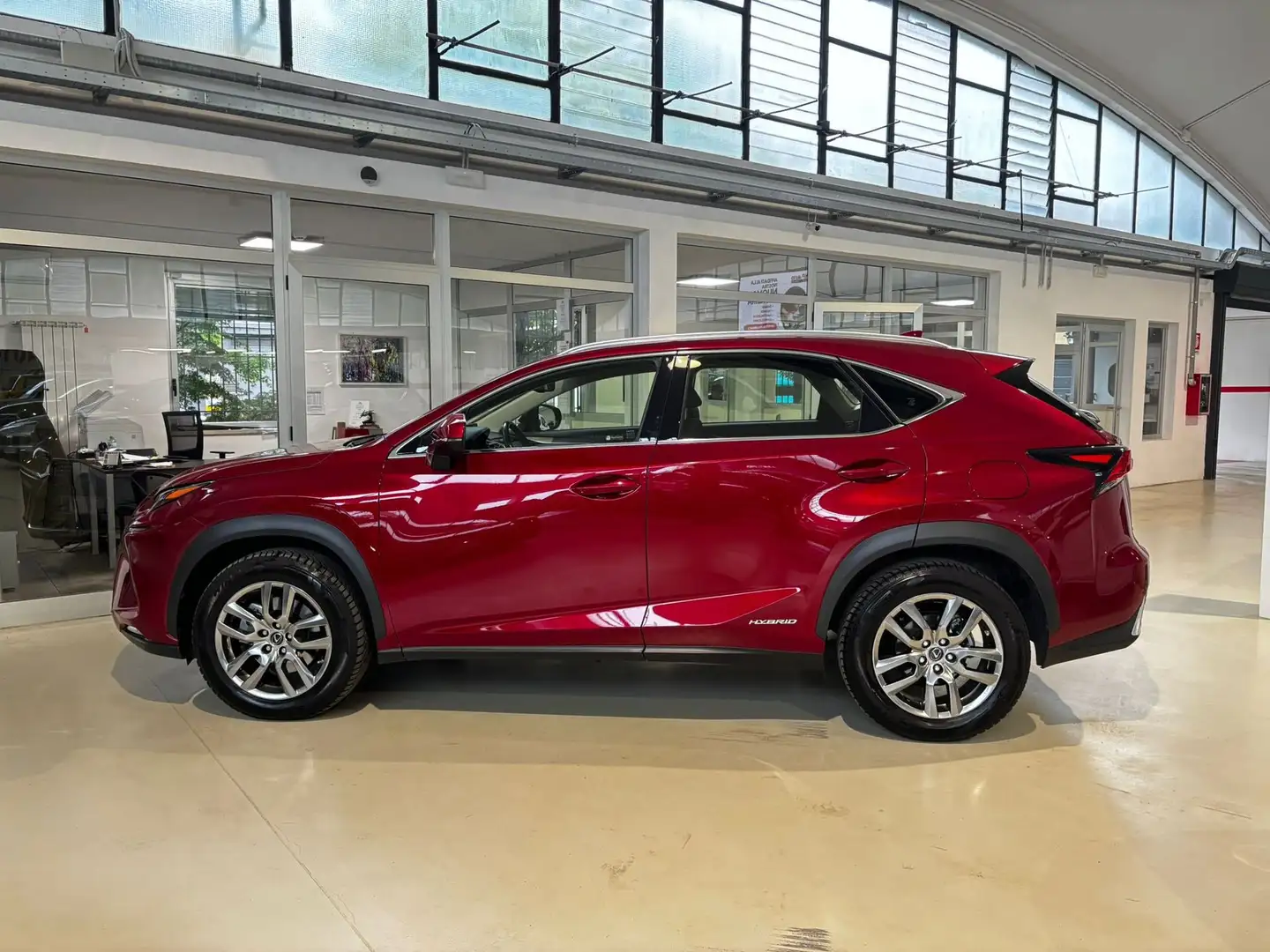 Lexus NX 300 Hybrid 4WD UNICO PROPRIETARIO MANUTENZIONI REGOLA - 2