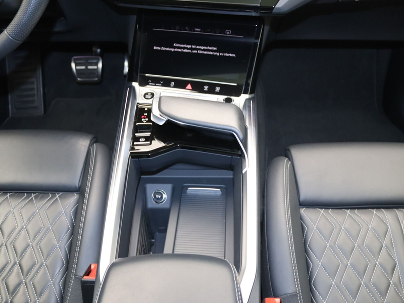 Audi Q8 e-tron S-Line 55 quattro/ Pano, AHK — photo 9