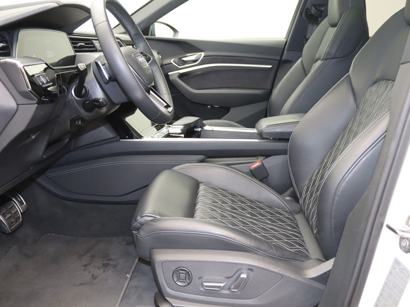 Audi Q8 e-tron S-Line 55 quattro/ Pano, AHK — photo 13