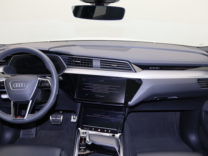 Audi Q8 e-tron S-Line 55 quattro/ Pano, AHK — photo 10