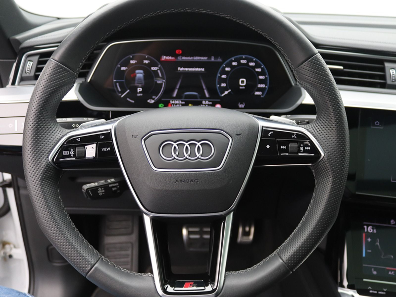 Audi Q8 e-tron S-Line 55 quattro/ Pano, AHK — photo 8