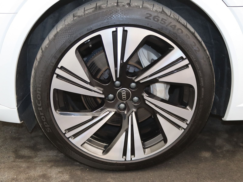Audi Q8 e-tron S-Line 55 quattro/ Pano, AHK — photo 15