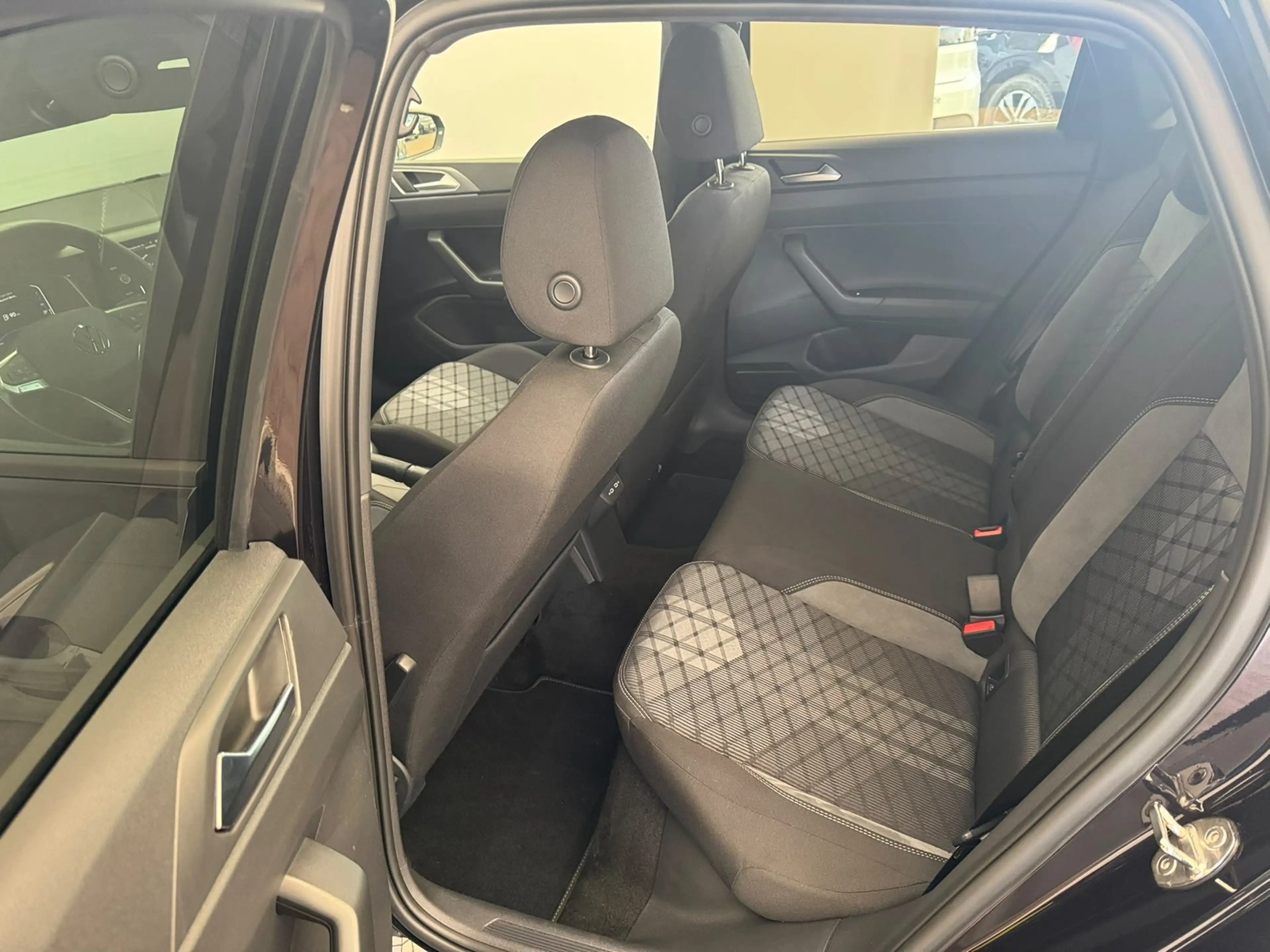 Volkswagen Polo R-Line 1.0TSI DSG+KAMERA+ACC+NAVI+KEYLESS — photo 12
