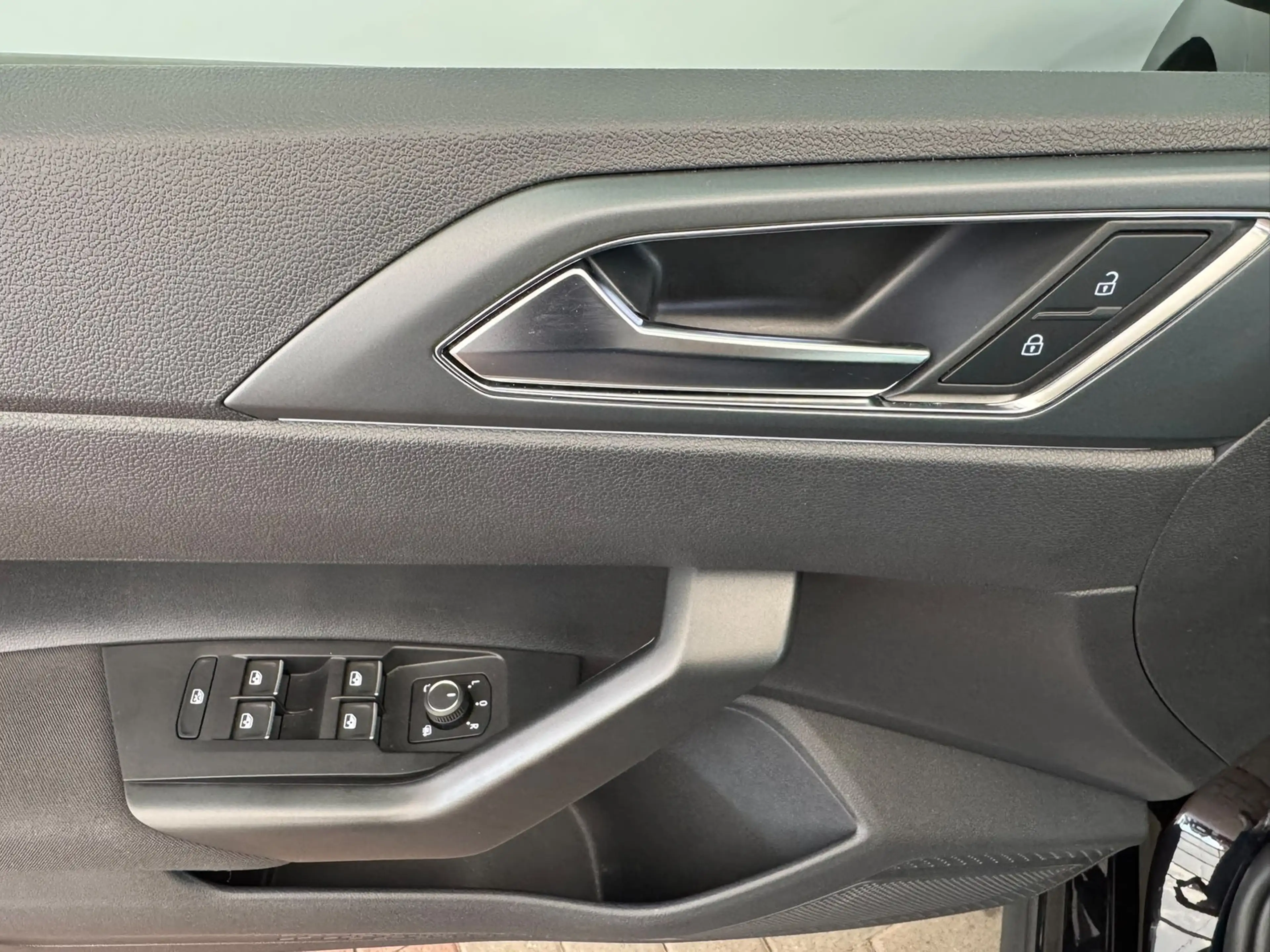 Volkswagen Polo R-Line 1.0TSI DSG+KAMERA+ACC+NAVI+KEYLESS — photo 8