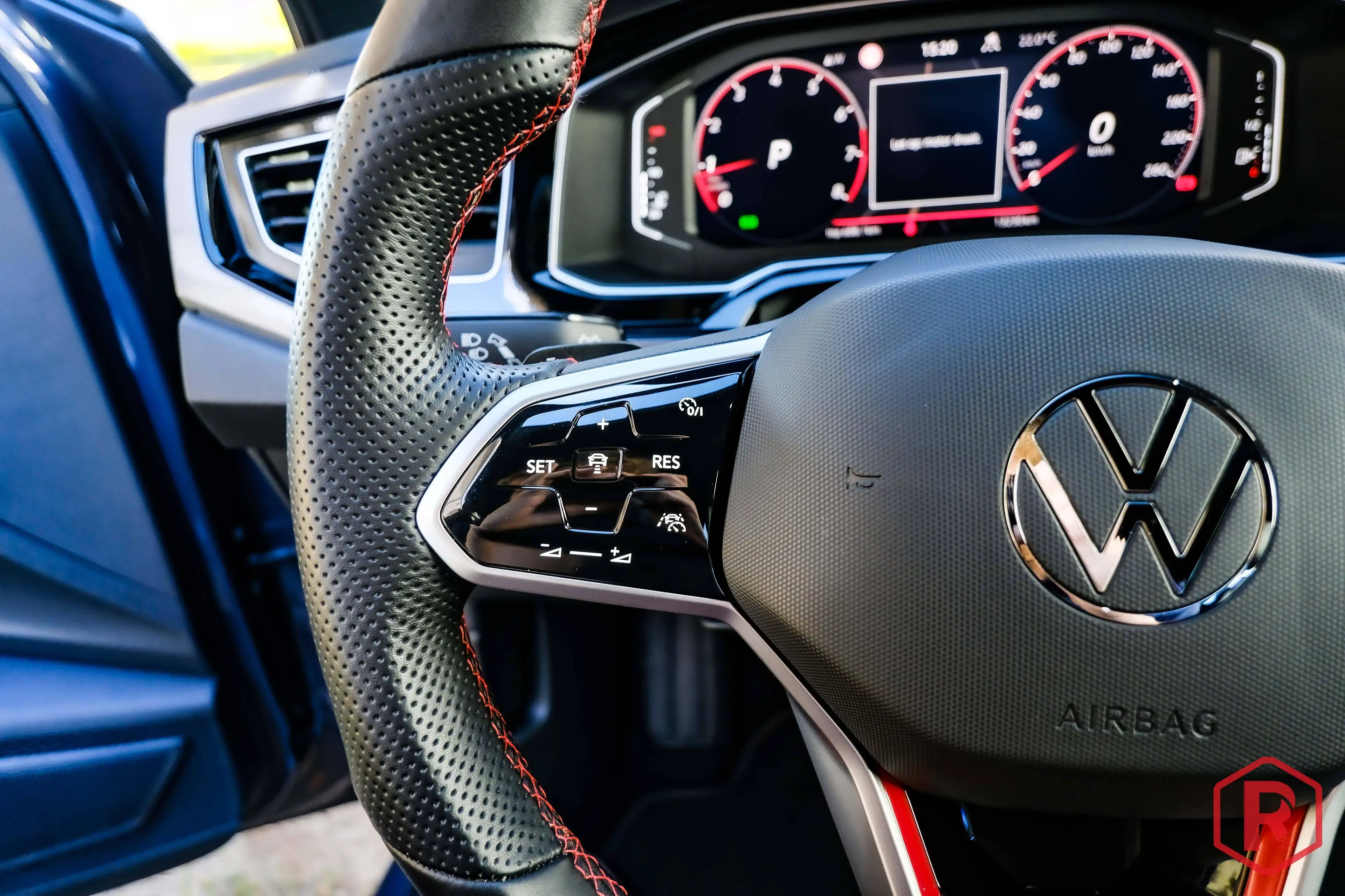 Volkswagen Polo GTI 2.0 TSI 207 DSG IQLight — photo 12