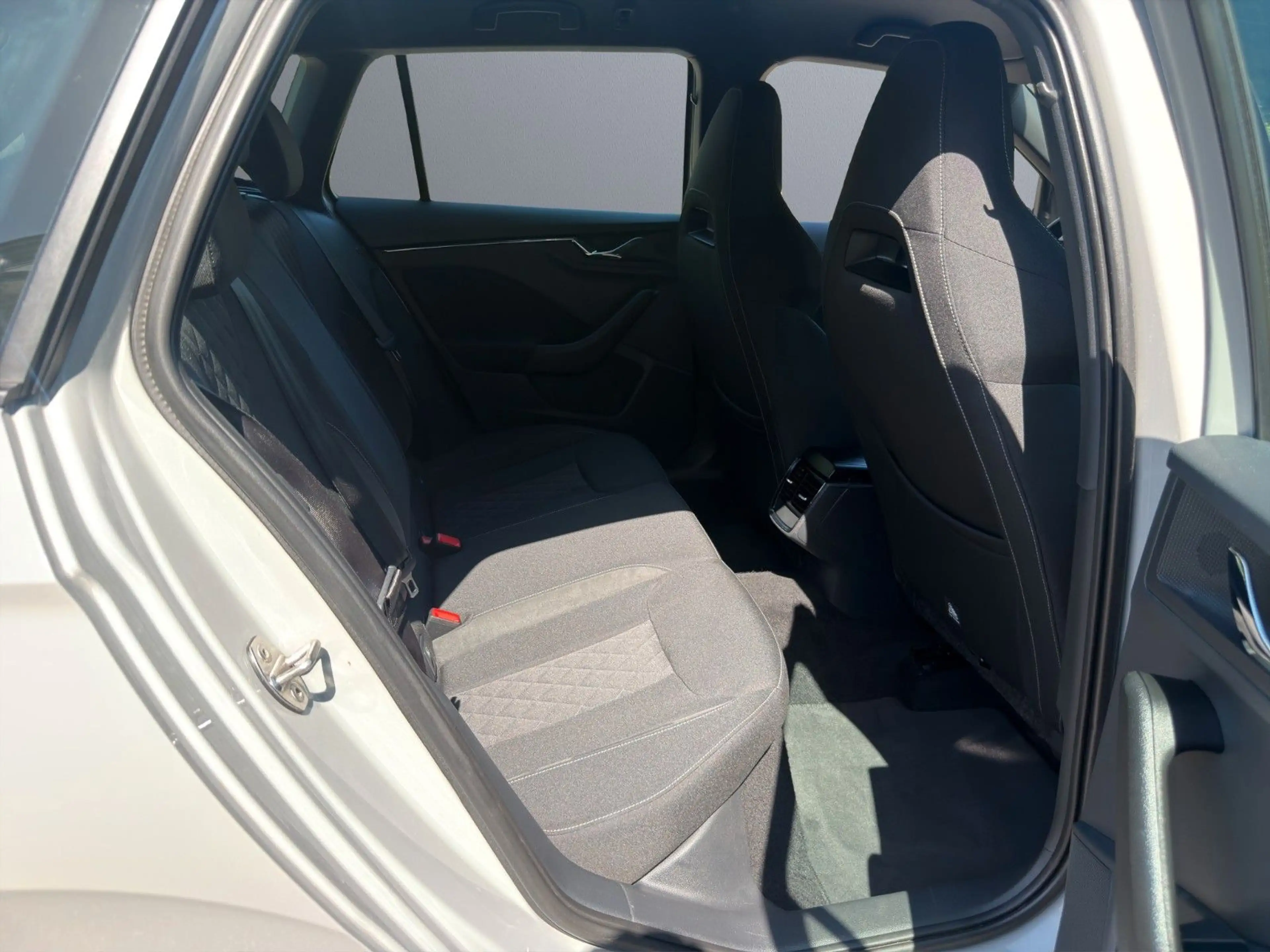 Skoda Kamiq Style DSG/LED/ACC/CarPlay/Virtual/Sound — photo 12