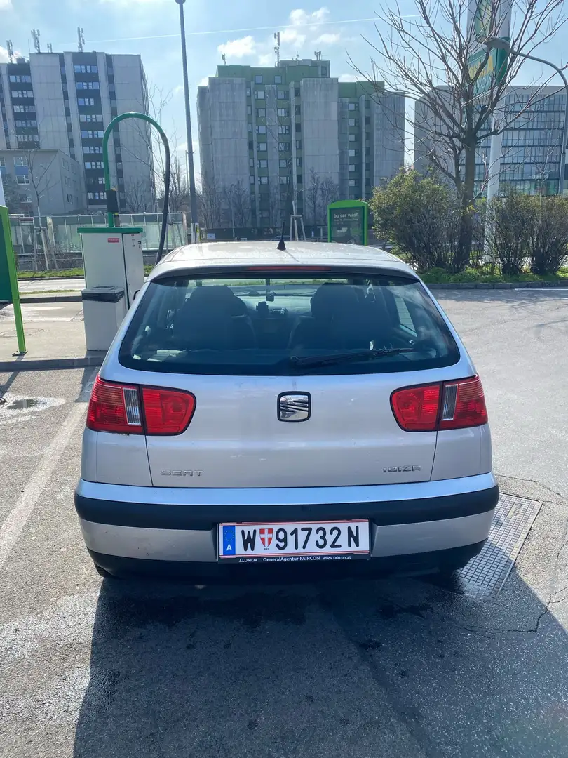 SEAT Ibiza 1.4 Freeze Szürke - 2
