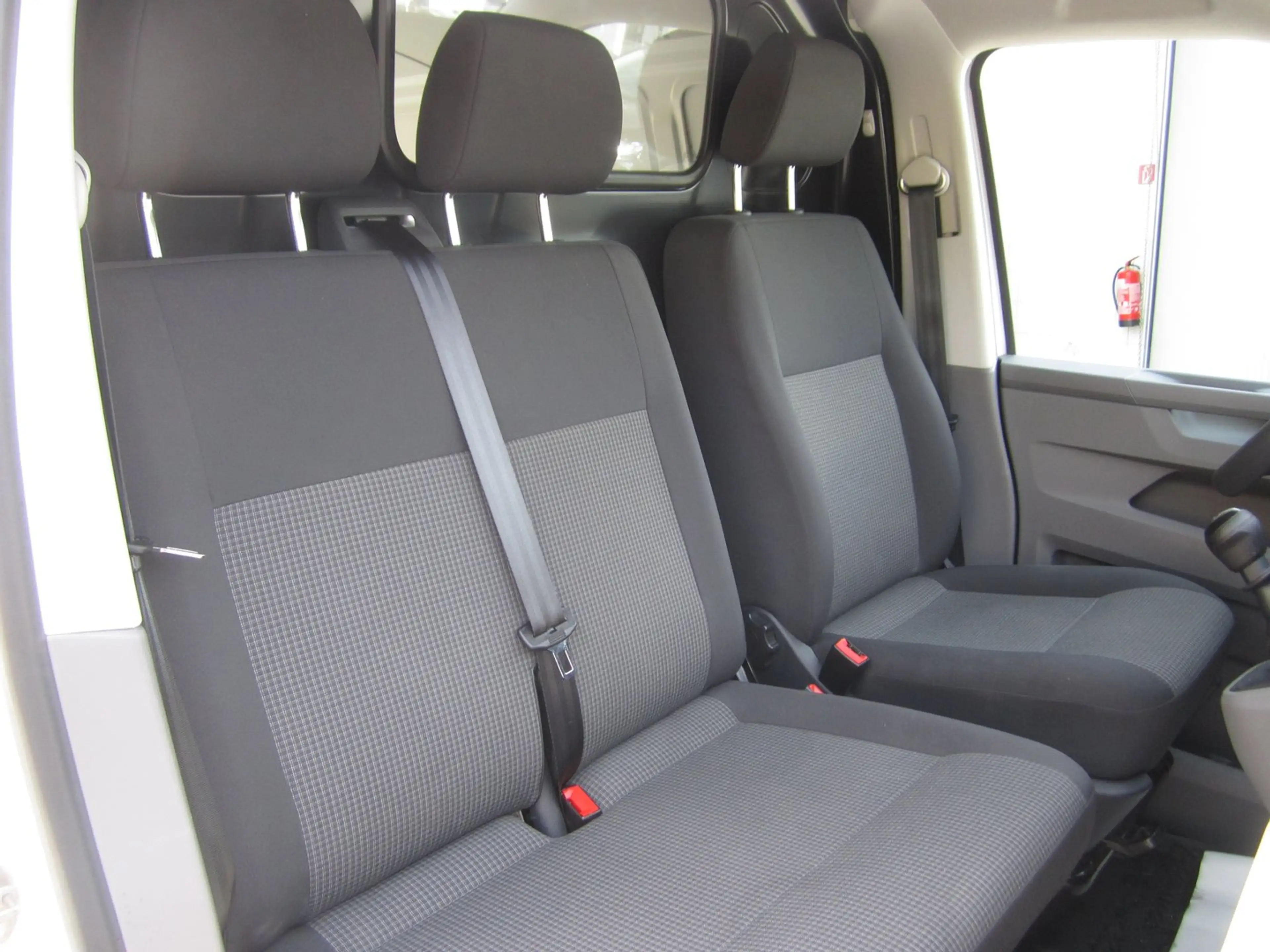 Volkswagen T6.1 Transporter VW Transporter T6.1 Kastenwagen TDI — photo 4