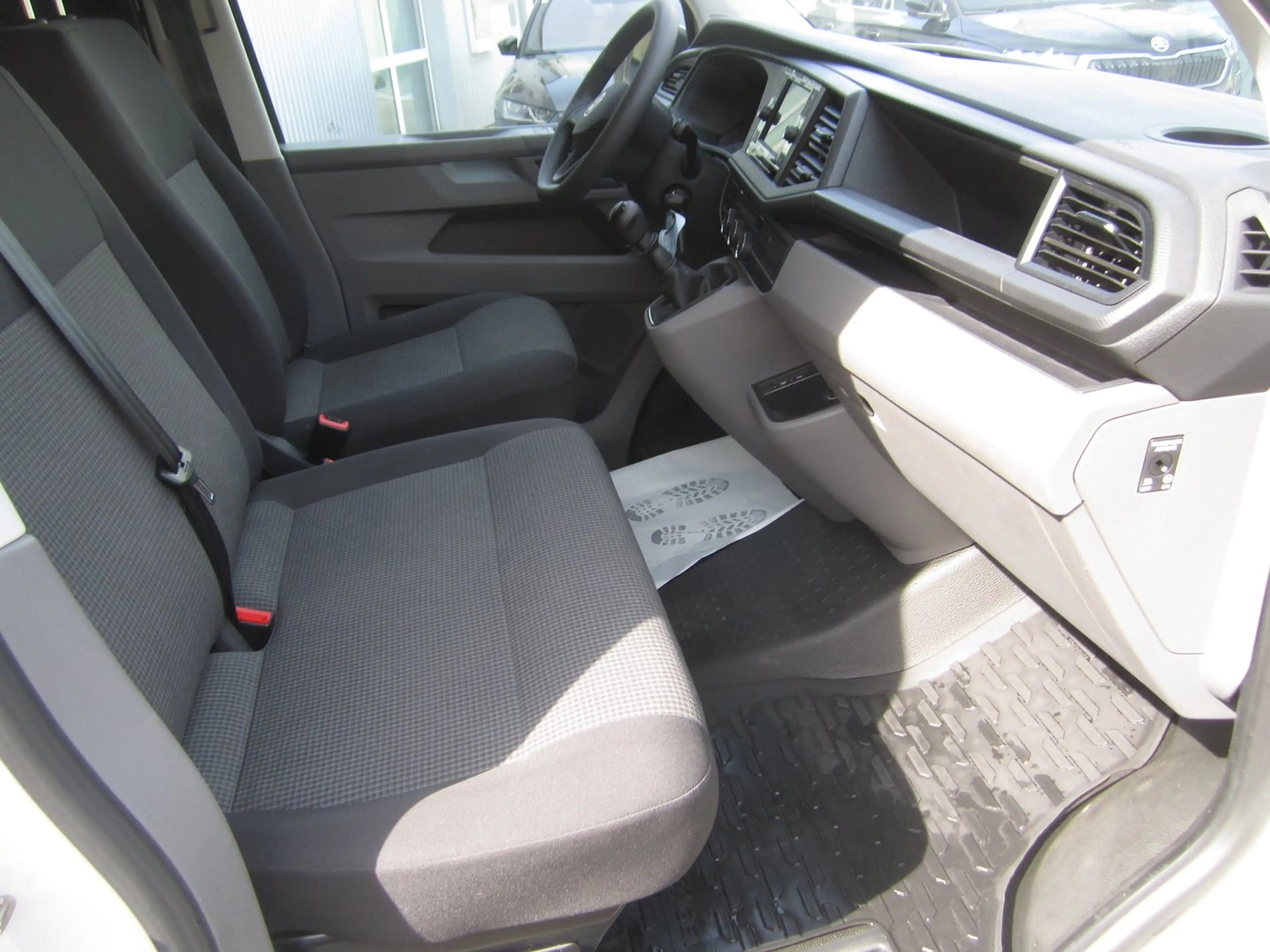 Volkswagen T6.1 Transporter VW Transporter T6.1 Kastenwagen TDI — photo 5