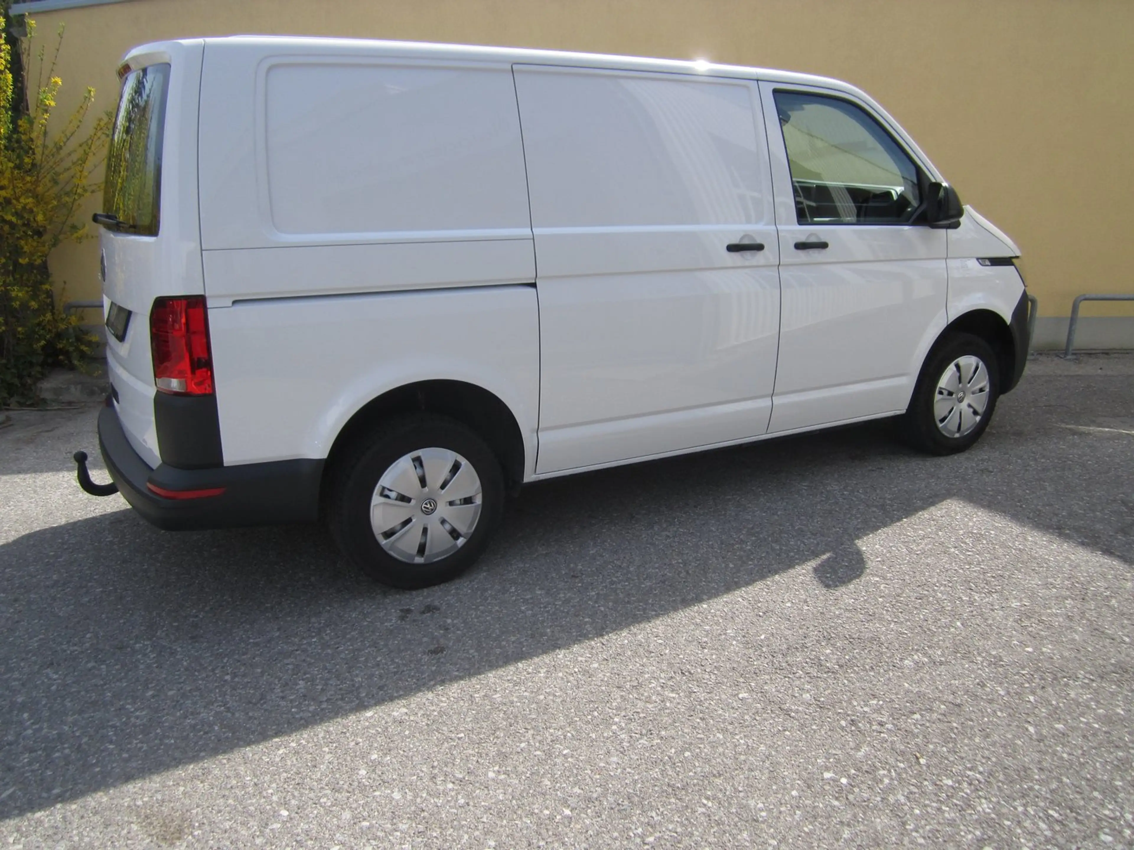 Volkswagen T6.1 Transporter VW Transporter T6.1 Kastenwagen TDI — photo 10