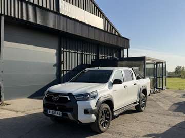 HILUX DBLE CAB 2.8 204 INVINCIBLE