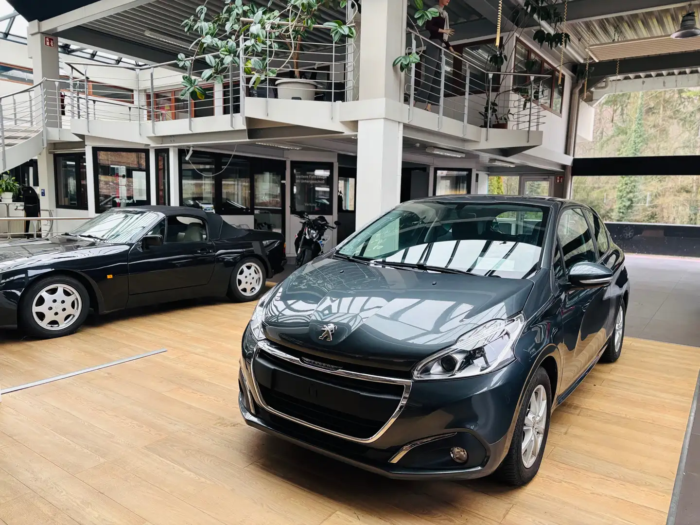 Peugeot 208 Active Grigio - 1