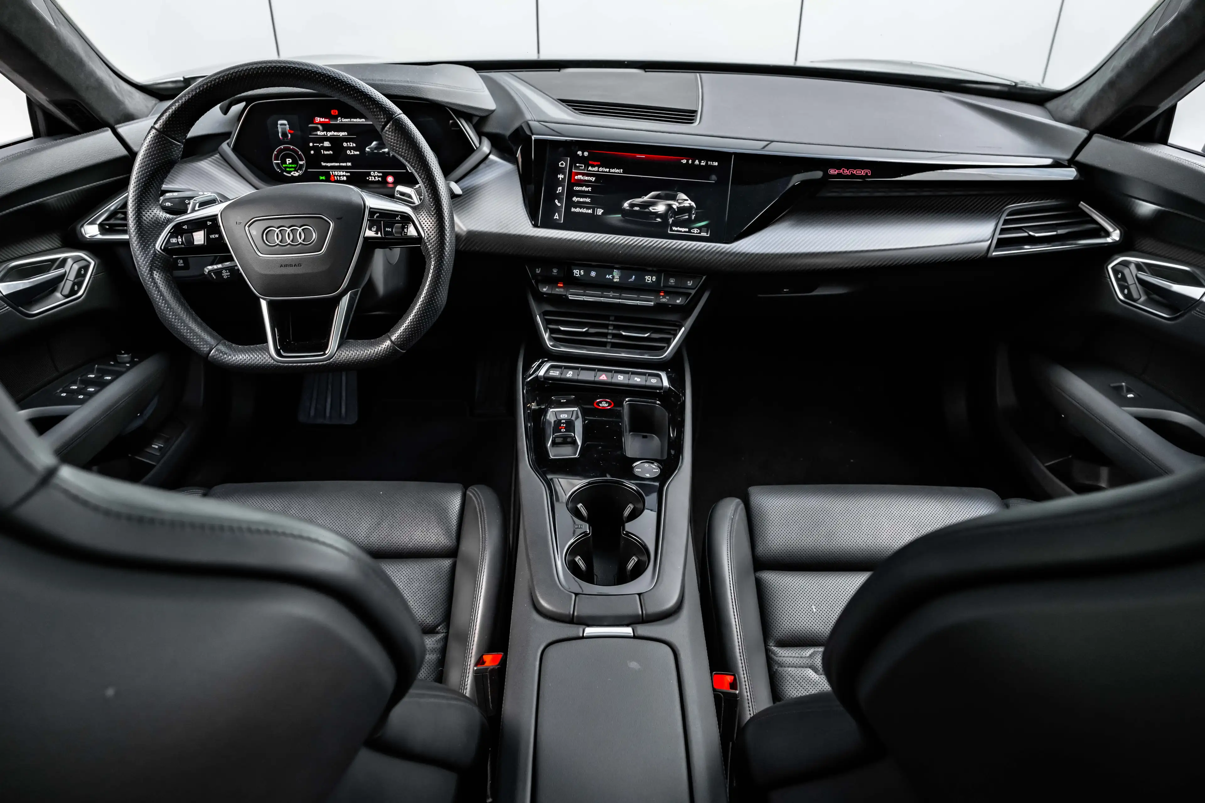Audi e-tron GT GT edition ZERO 93 kWh | Head-up display | Panoram — photo 12