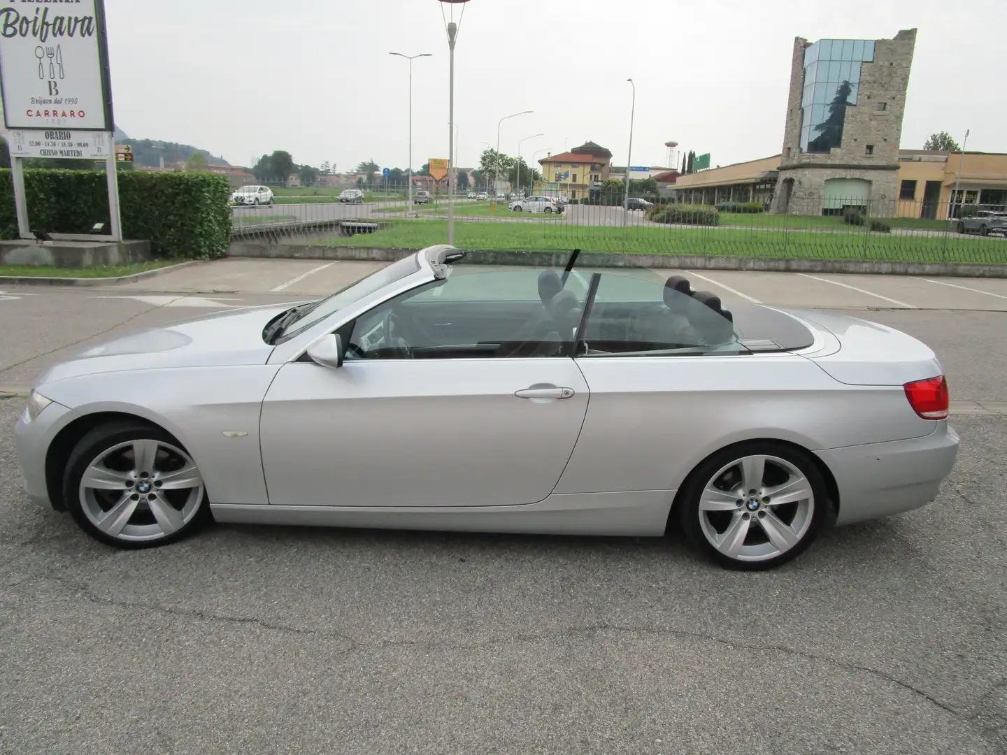 BMW 320 Serie 3 E93 Cabrio 320i Benzina 170cv Argento - 2