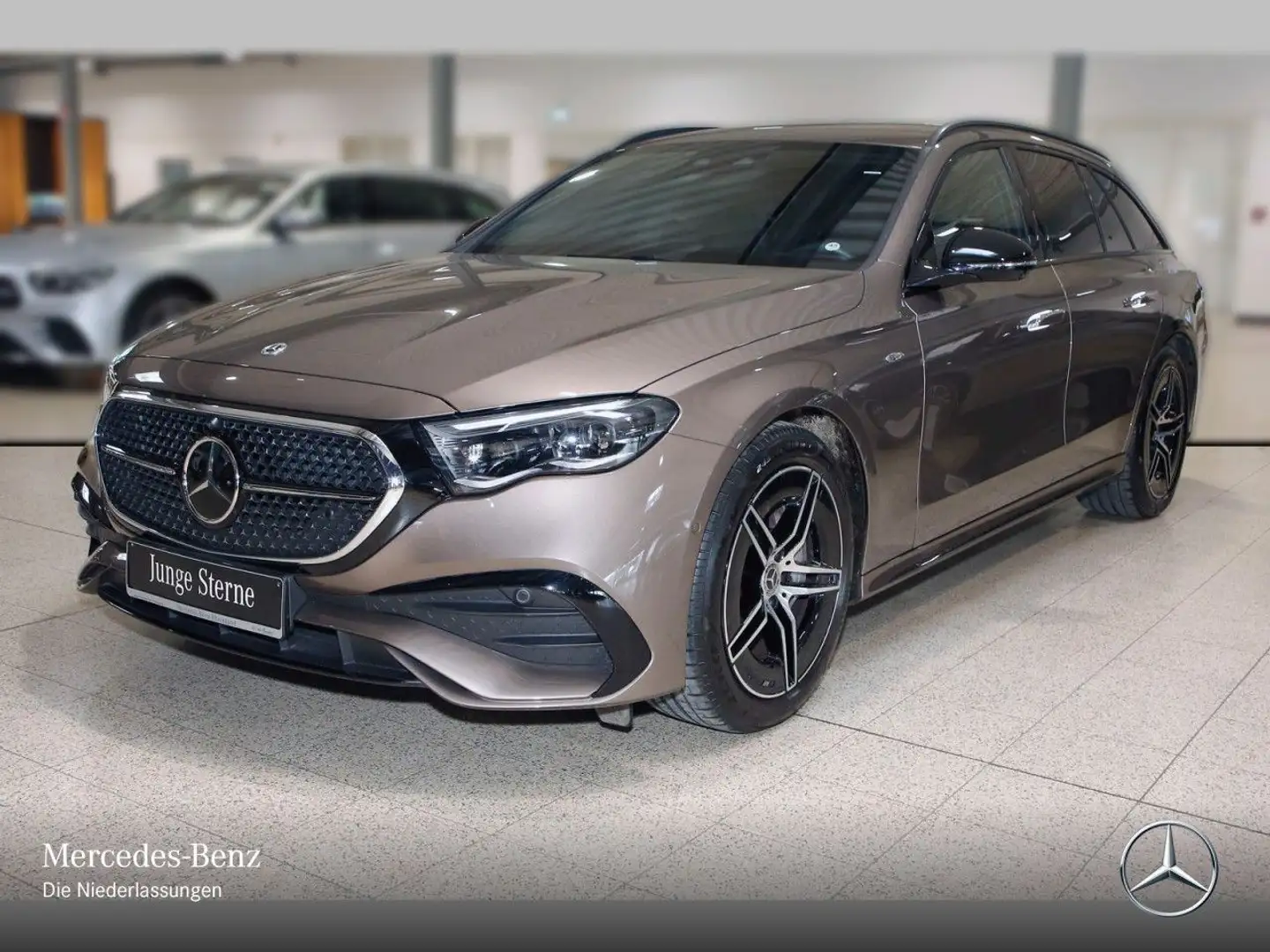 Mercedes-Benz E 300 de T Hybrid AMG Fahrass 360° Burmester HUD Hnědá - 2