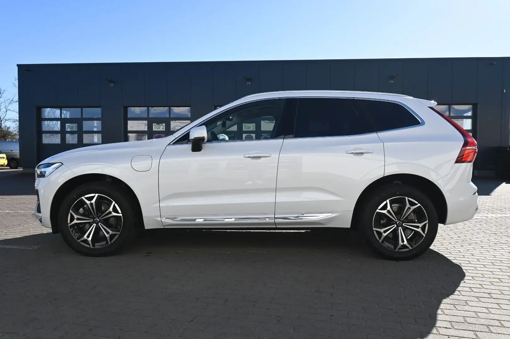 Volvo XC60 T6 RC Inscription Expression*FSHZG*RFK*ACC Weiß - 2