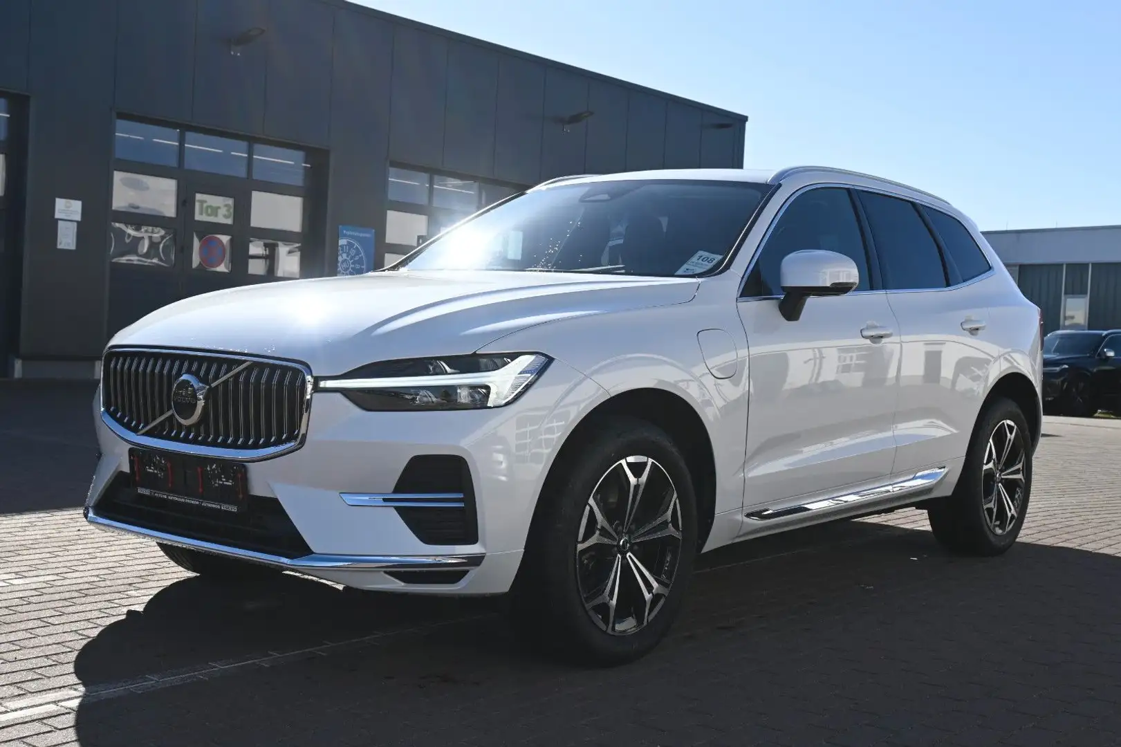 Volvo XC60 T6 RC Inscription Expression*FSHZG*RFK*ACC Weiß - 1