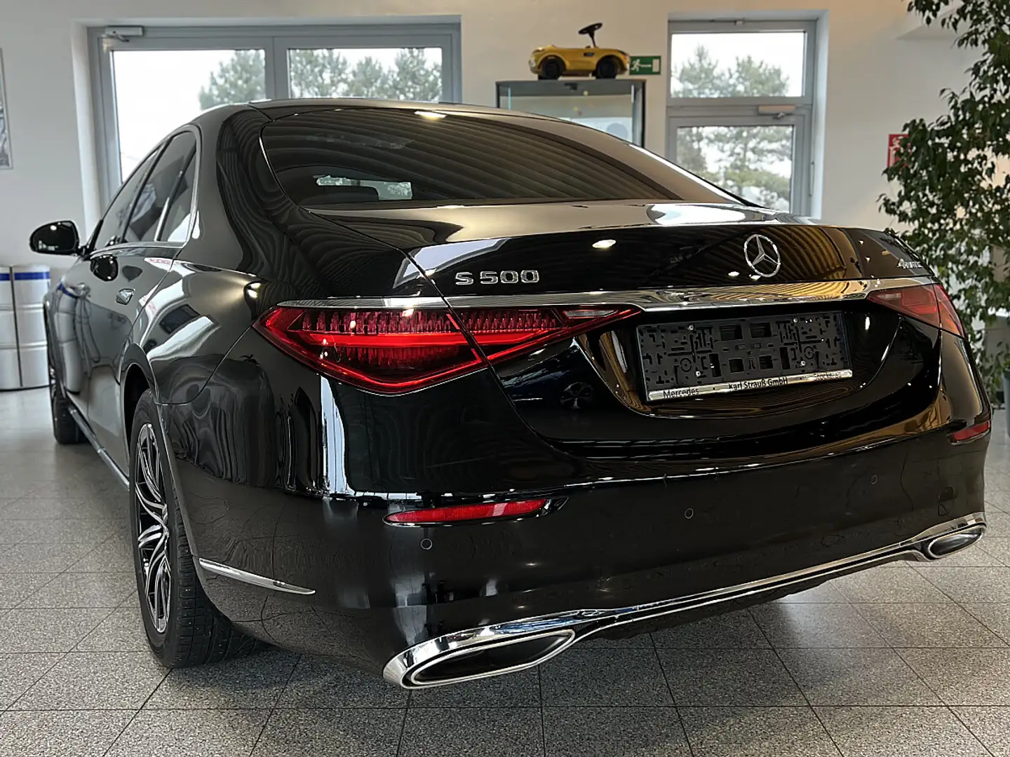 Mercedes-Benz S 500 4MATIC Aut. Schwarz - 2