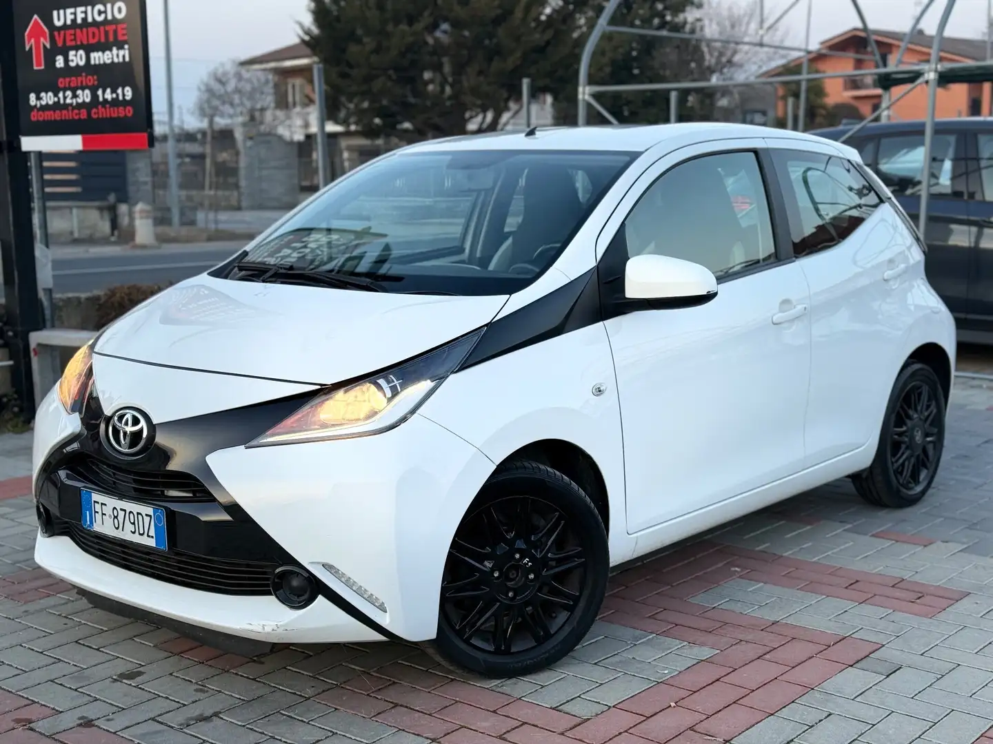 Toyota Aygo Aygo 1.0 VVT-i 69 CV 5 porte x-play Bianco - 2