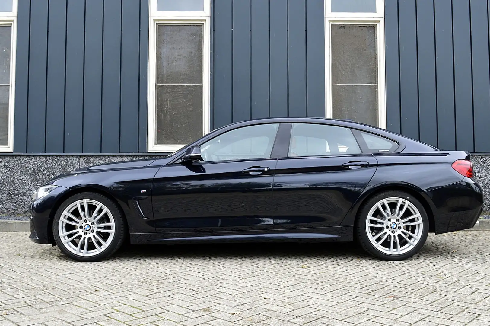 BMW 420 4-serie Gran Coupé 420i M-Sport Rijkaarprijs-Garan Nero - 2