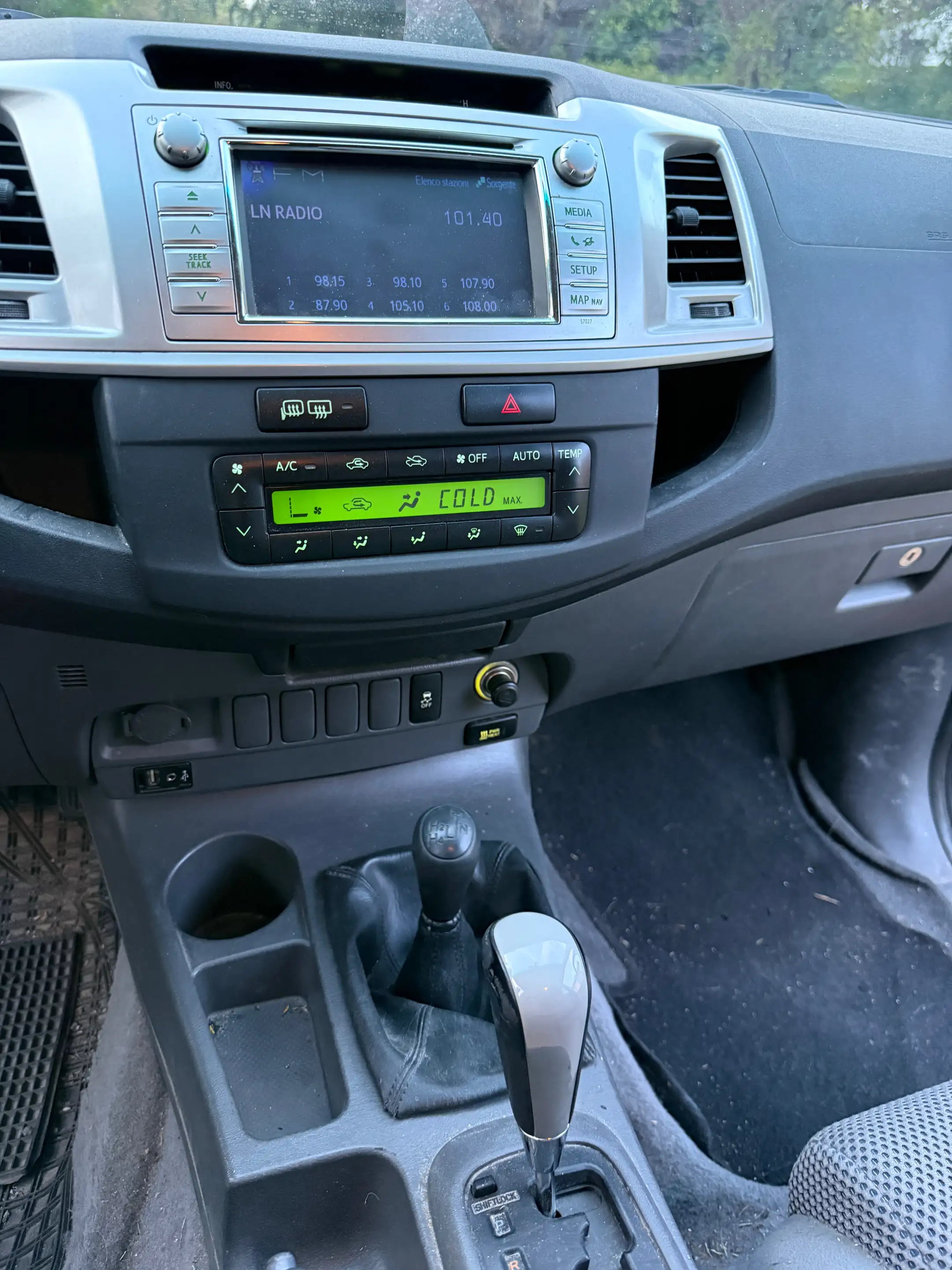 Toyota Hilux 3.0 D-4D 4WD SR EXPORT! — photo 9